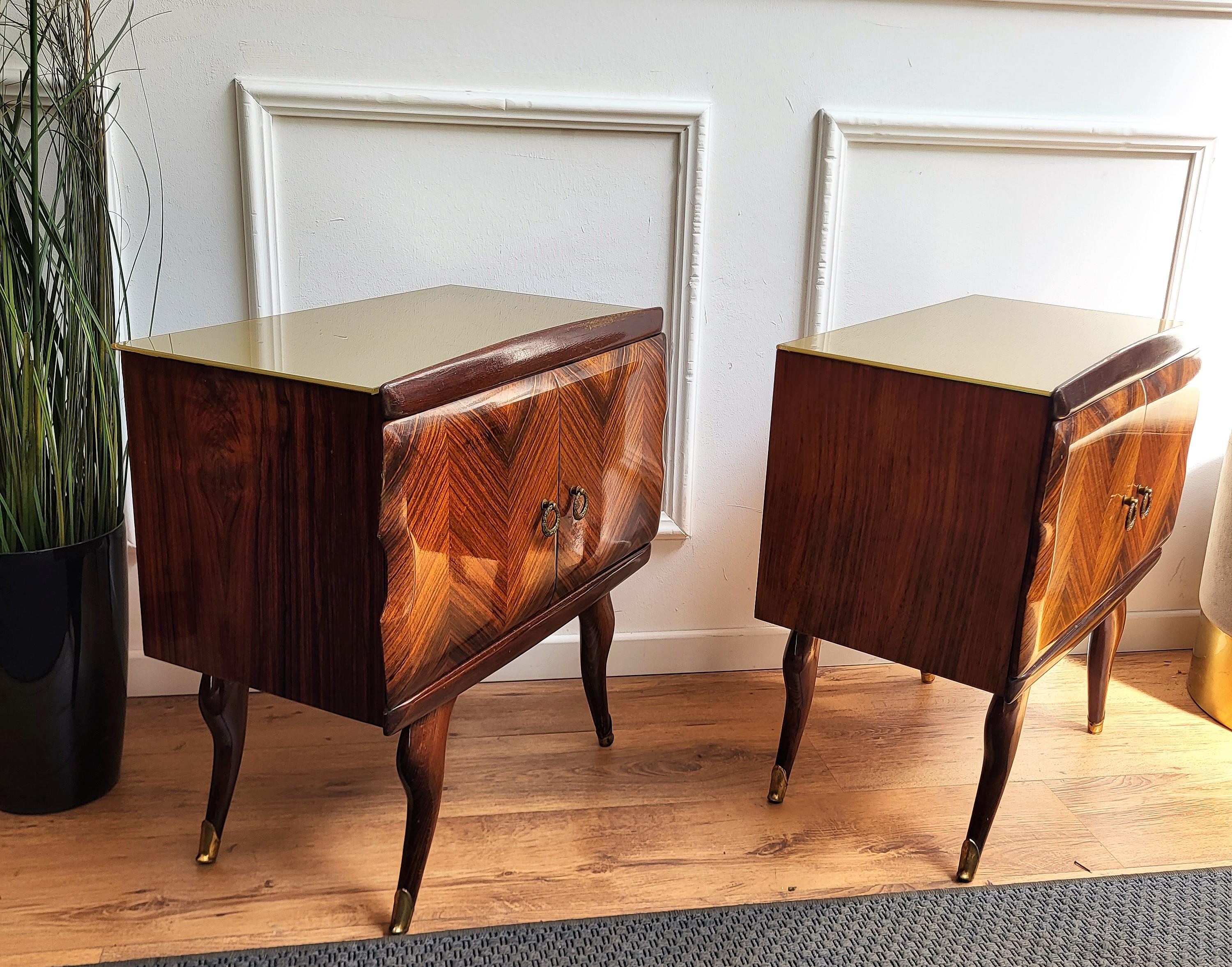 Pair of Midcentury Italian Art Deco Nightstands Bedside Tables Walnut Glass Top For Sale 1