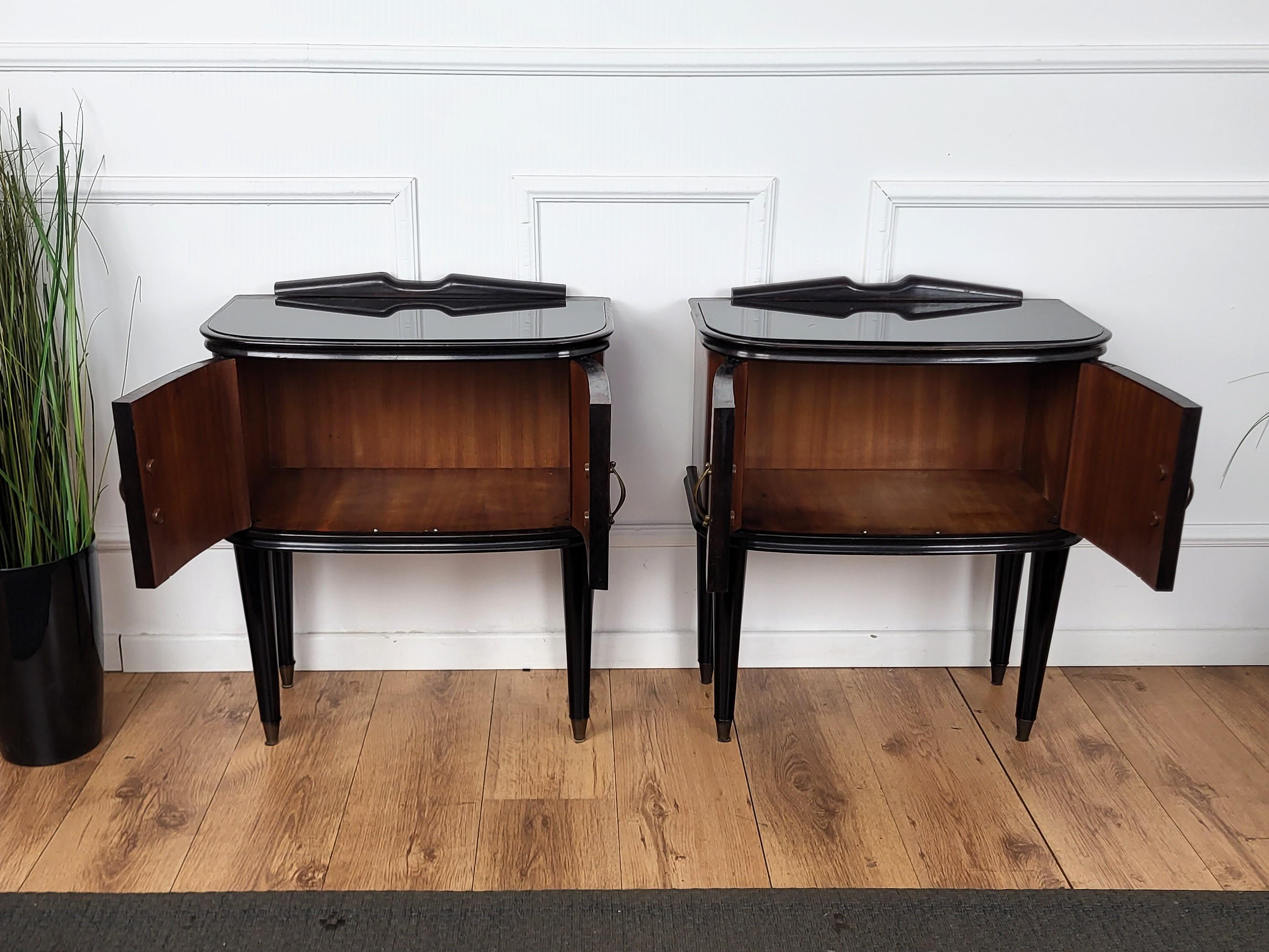 Pair of Mid-Century Italian Art Deco Nightstands Bedside Tables Walnut Glass Top For Sale 2