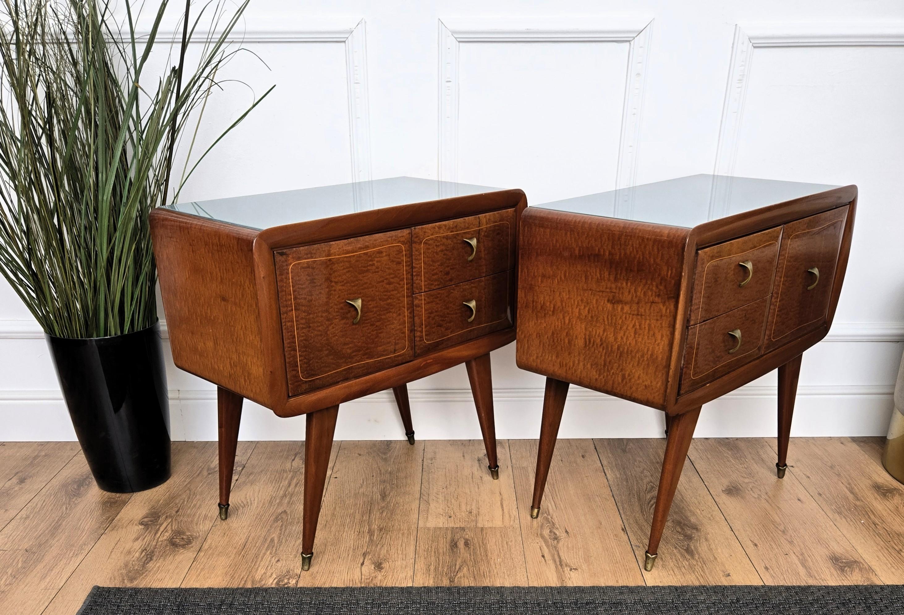 Pair of Mid-Century Italian Art Deco Nightstands Bedside Tables Walnut Glass Top For Sale 3
