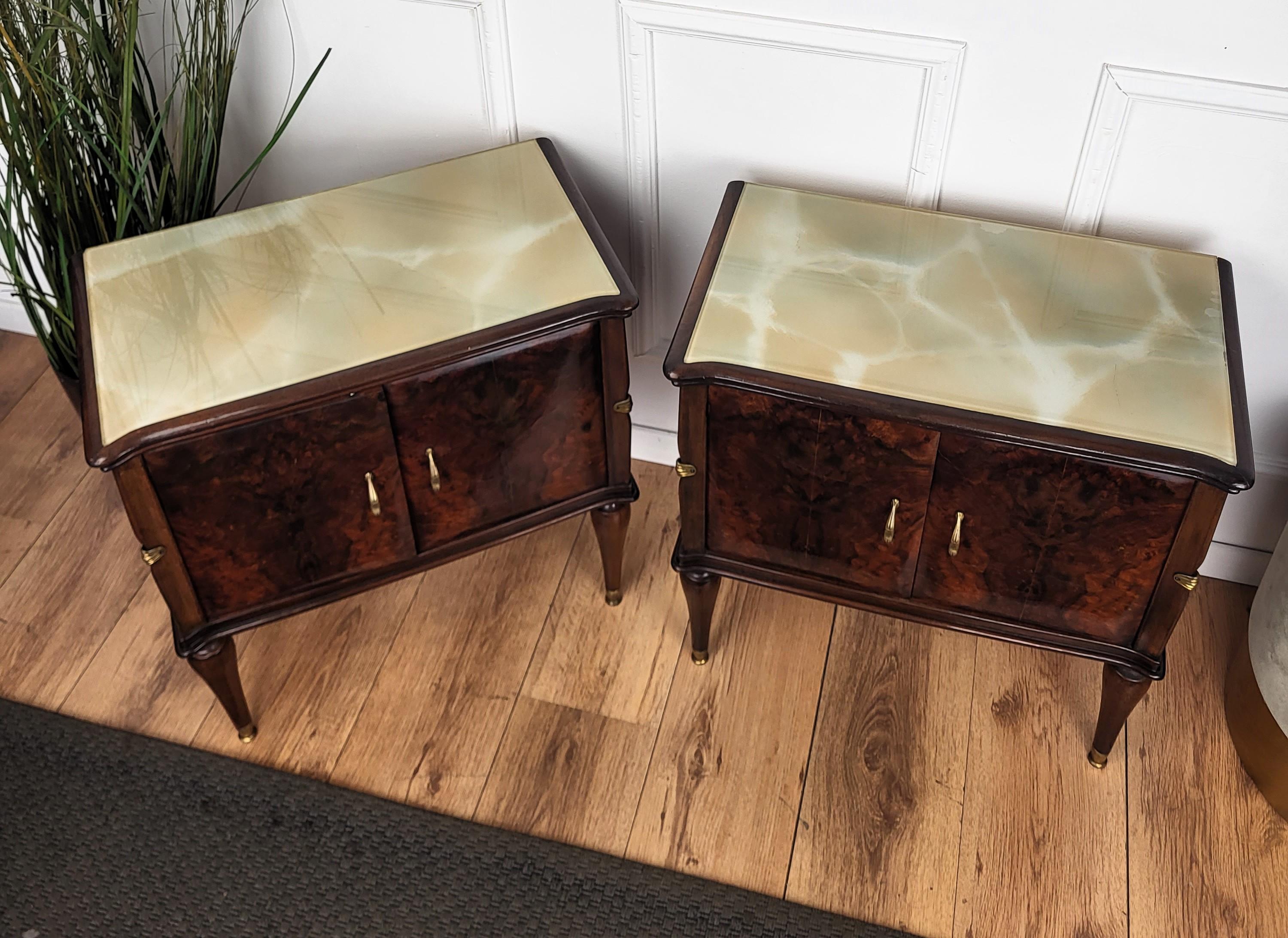 Pair of Mid-Century Italian Art Deco Nightstands Bedside Tables Walnut Glass Top For Sale 4