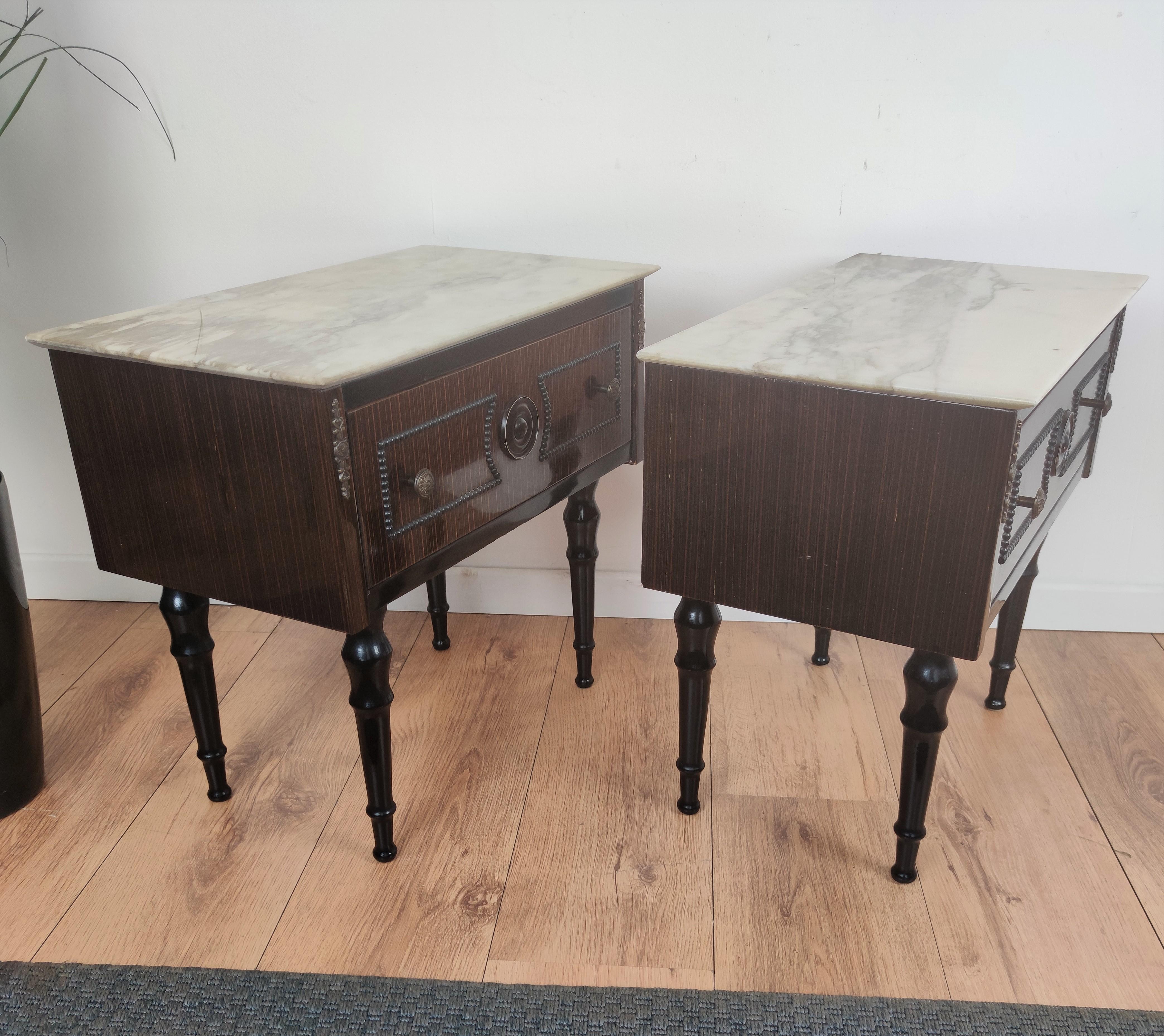 Pair of Mid-Century Italian Art Deco Nightstands Bedside Tables White Marble Top For Sale 1