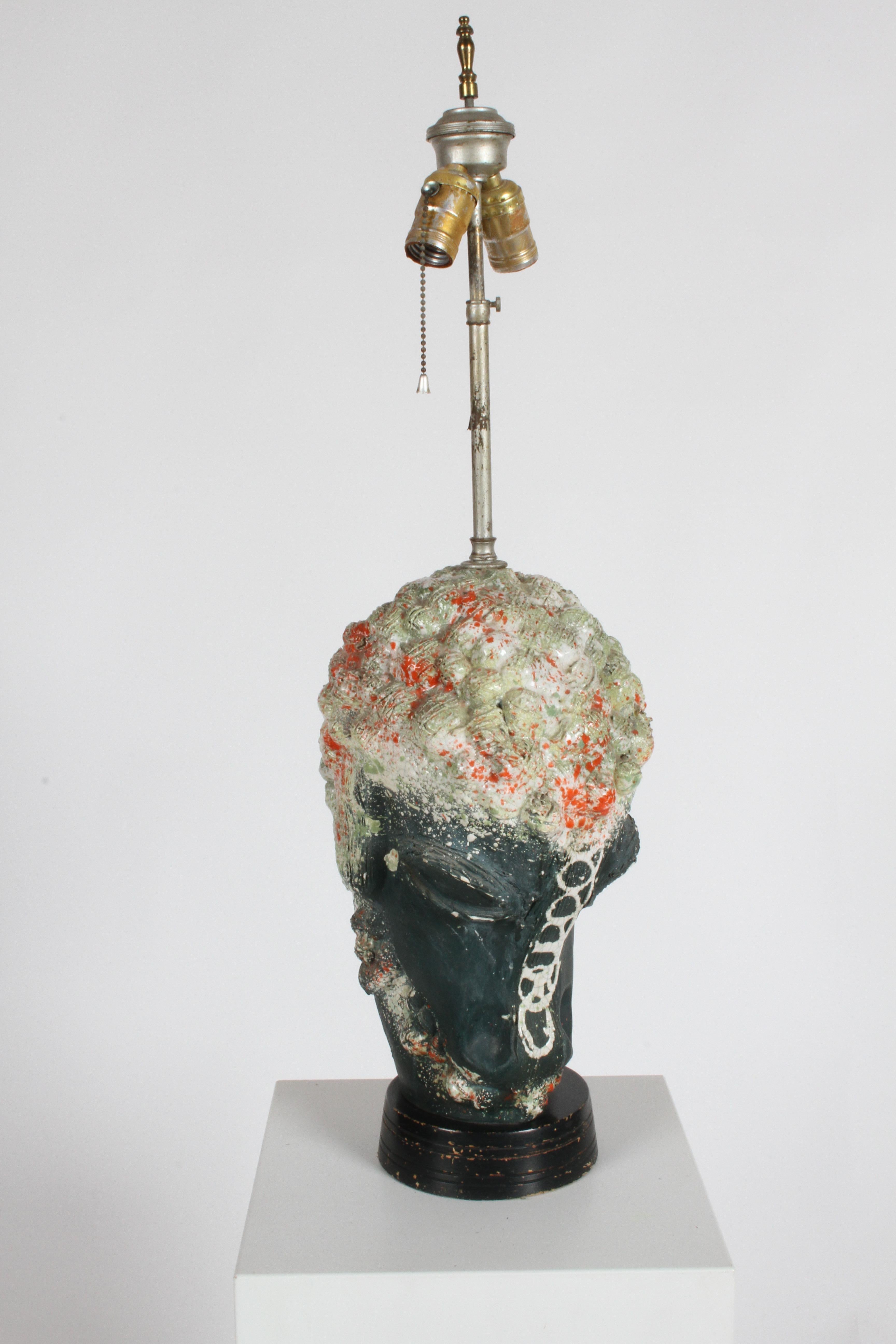 Paire de lampes de table en poterie artistique italienne abstraite à tête de cheval du milieu du siècle dernier  Bon état - En vente à St. Louis, MO