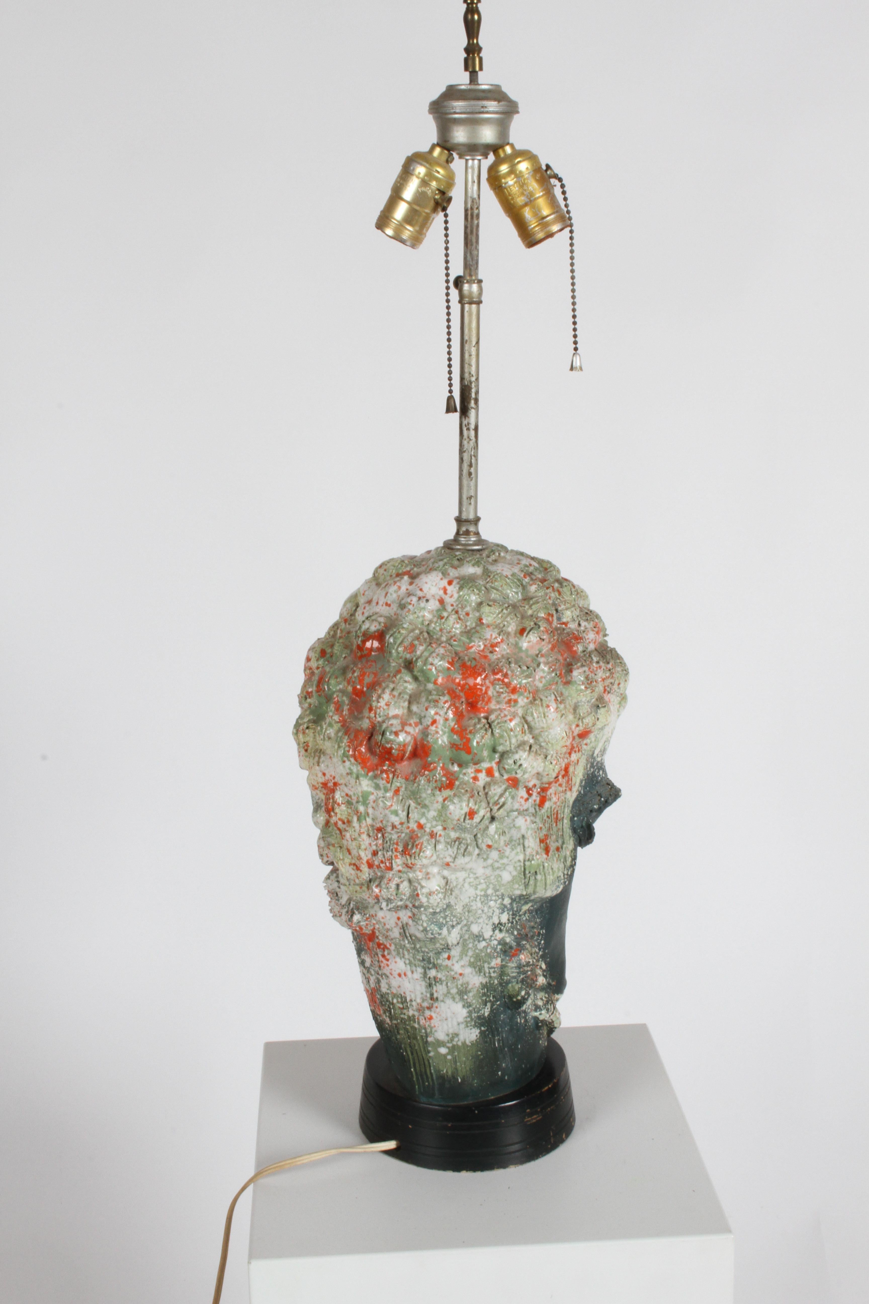 Paire de lampes de table en poterie artistique italienne abstraite à tête de cheval du milieu du siècle dernier  en vente 2