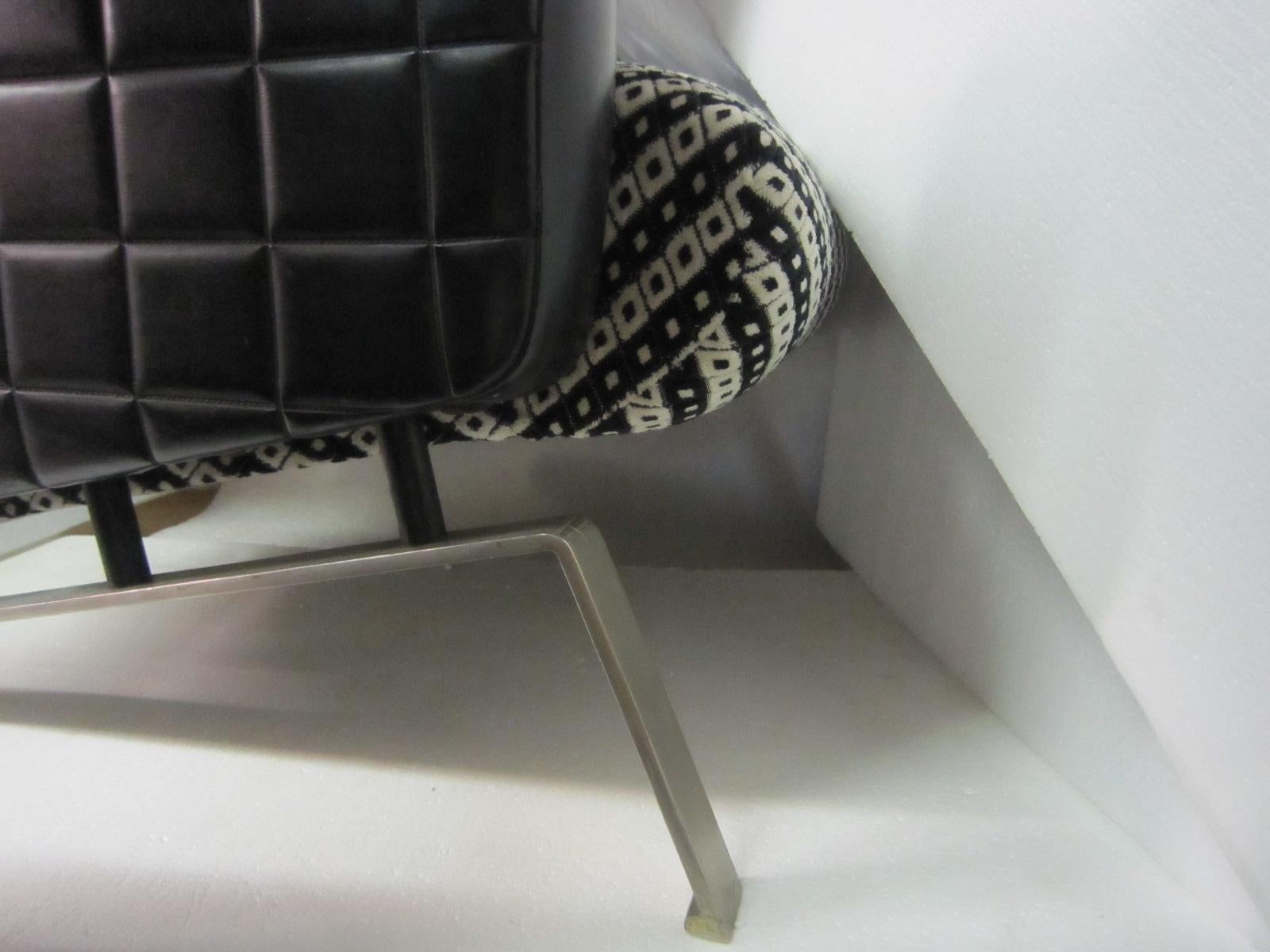 Midcentury Italian Black and White Armchairs with Metal Bases, G. Frattini, Pair For Sale 6