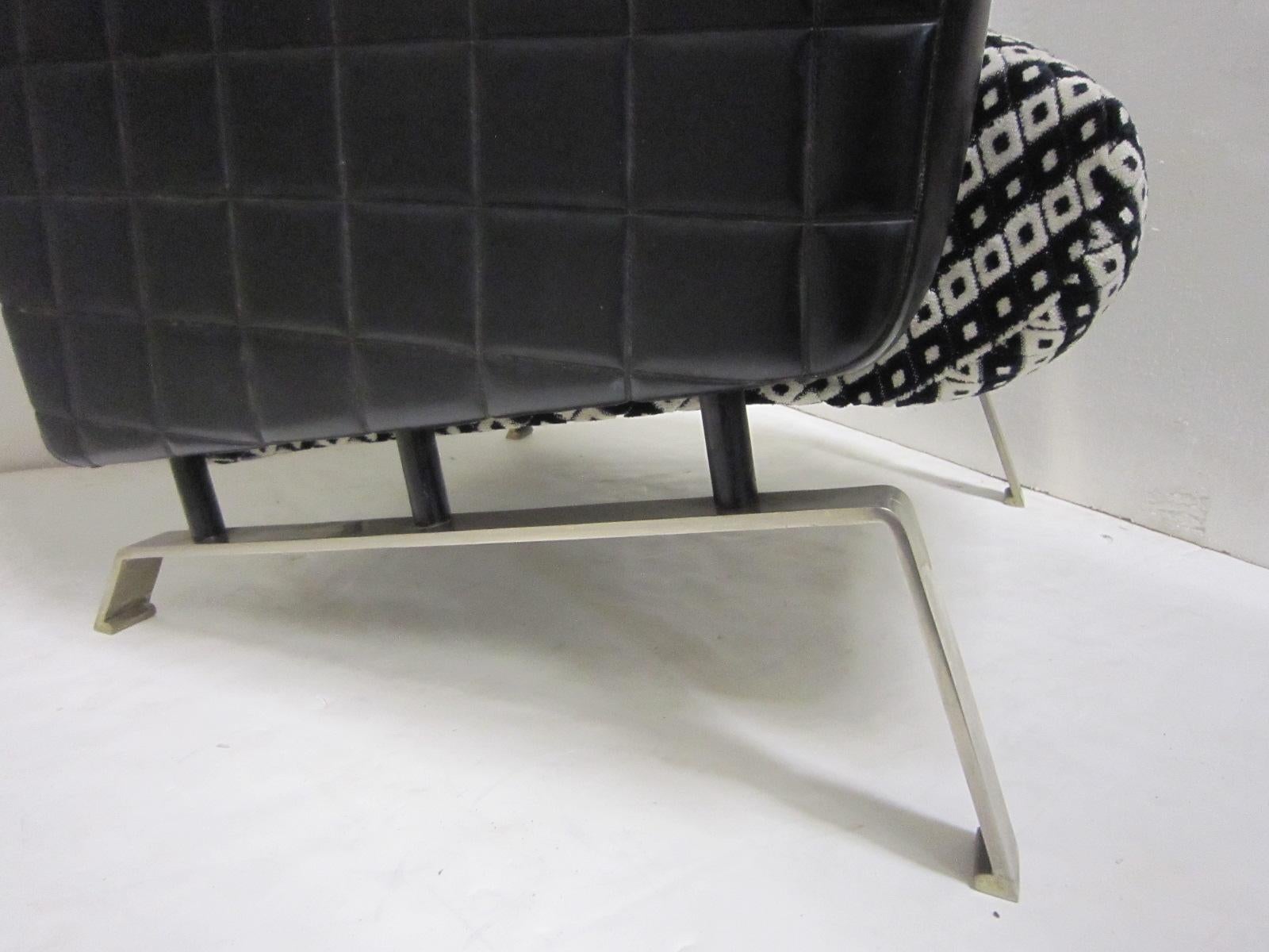 Midcentury Italian Black and White Armchairs with Metal Bases, G. Frattini, Pair For Sale 10