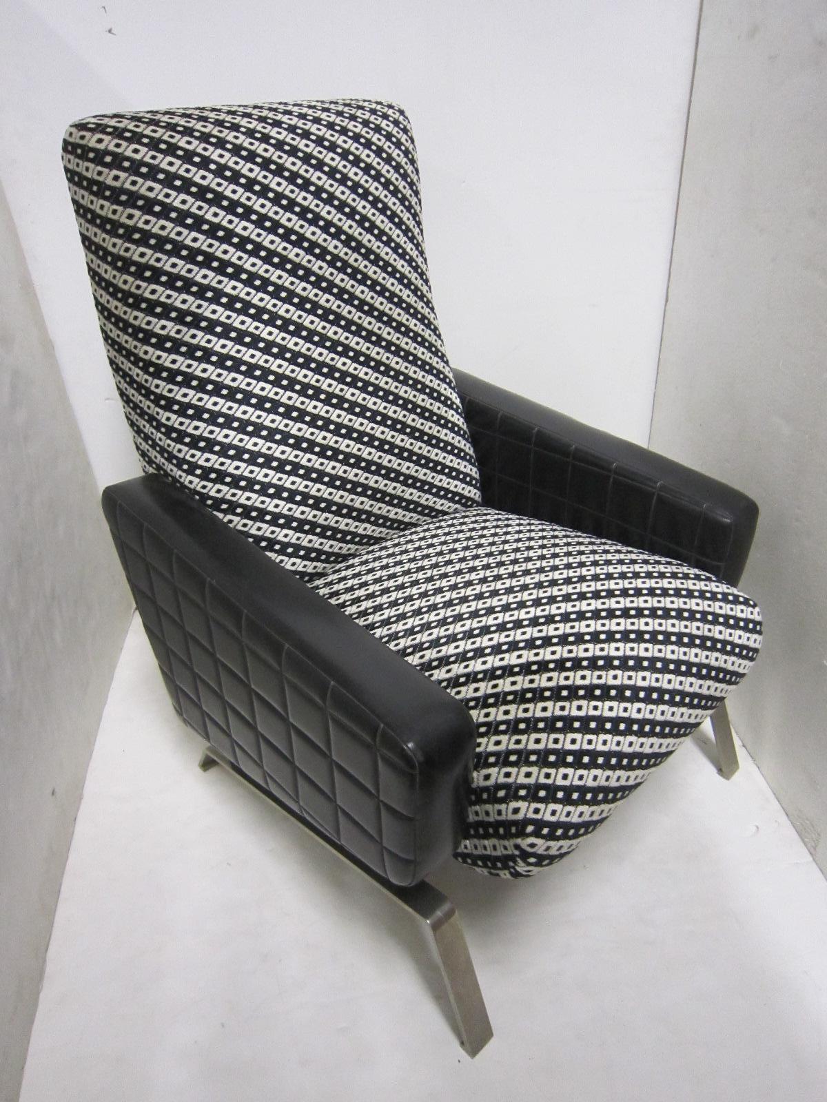 Midcentury Italian Black and White Armchairs with Metal Bases, G. Frattini, Pair For Sale 11