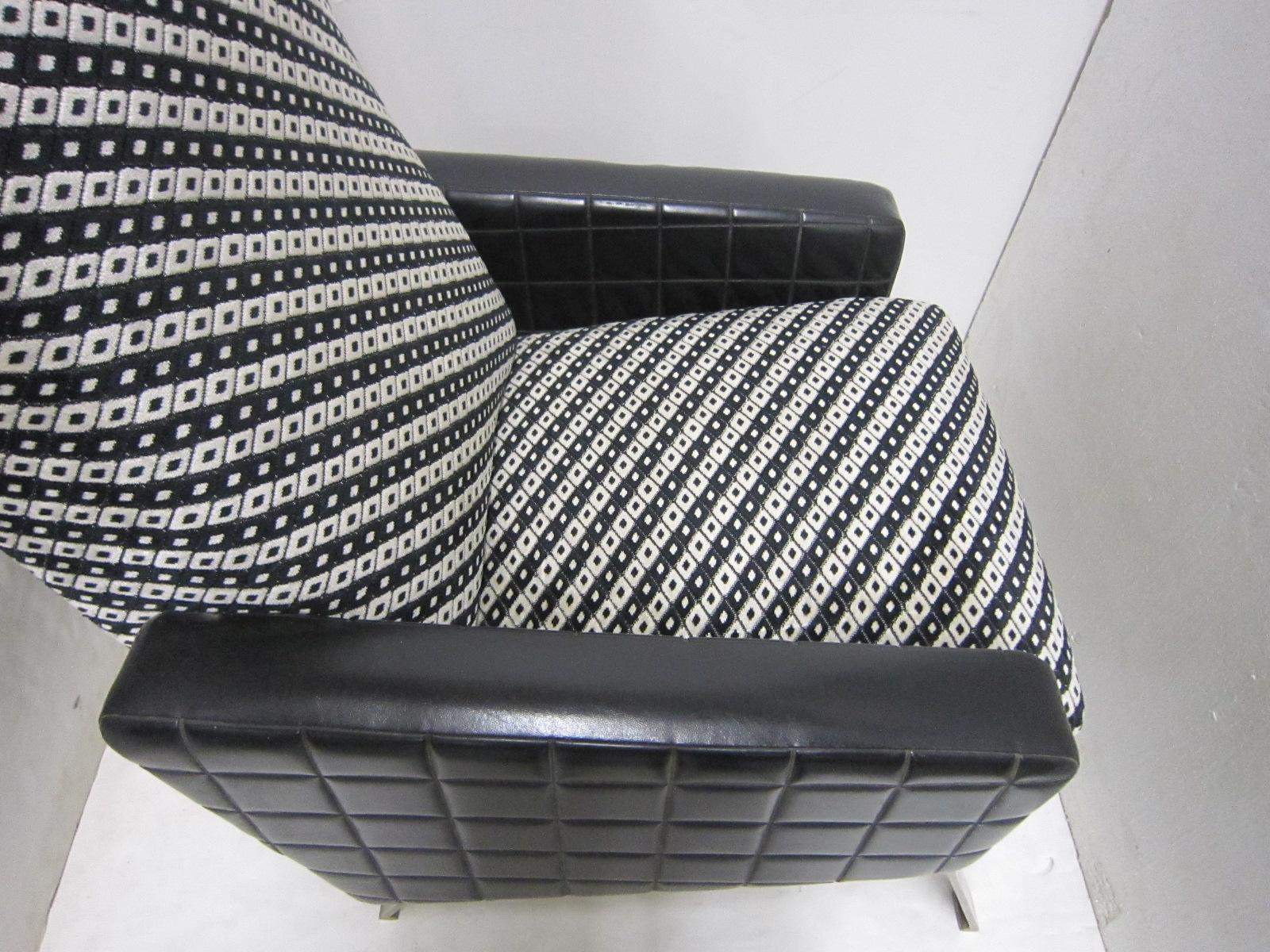 Midcentury Italian Black and White Armchairs with Metal Bases, G. Frattini, Pair For Sale 13
