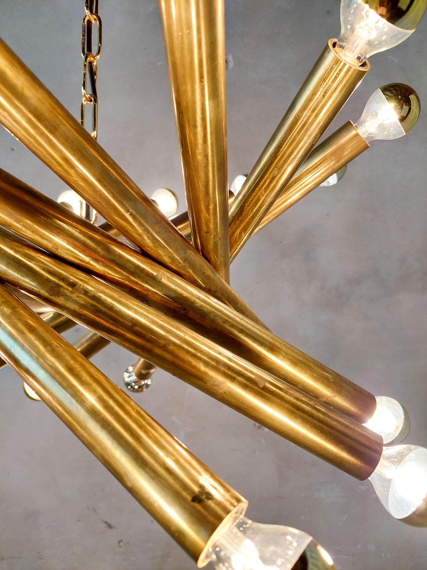 Pair of Midcentury Italian Brass Pendant Lamps by Stilnovo from the 1950s For Sale 5