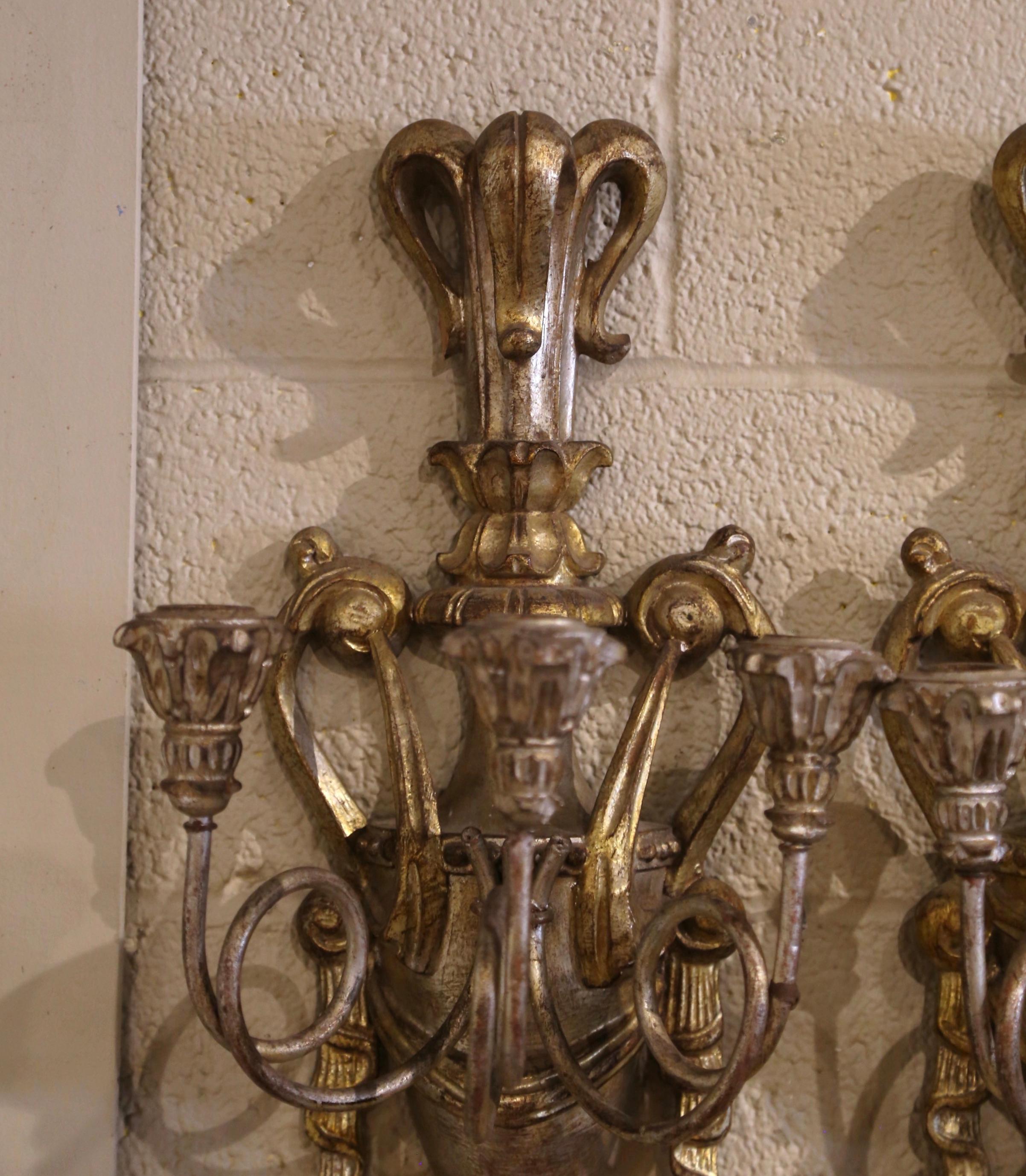 Pair of Mid-Century Italian Carved and Iron Silver Leaf and Gilt Wall Sconces In Excellent Condition For Sale In Dallas, TX