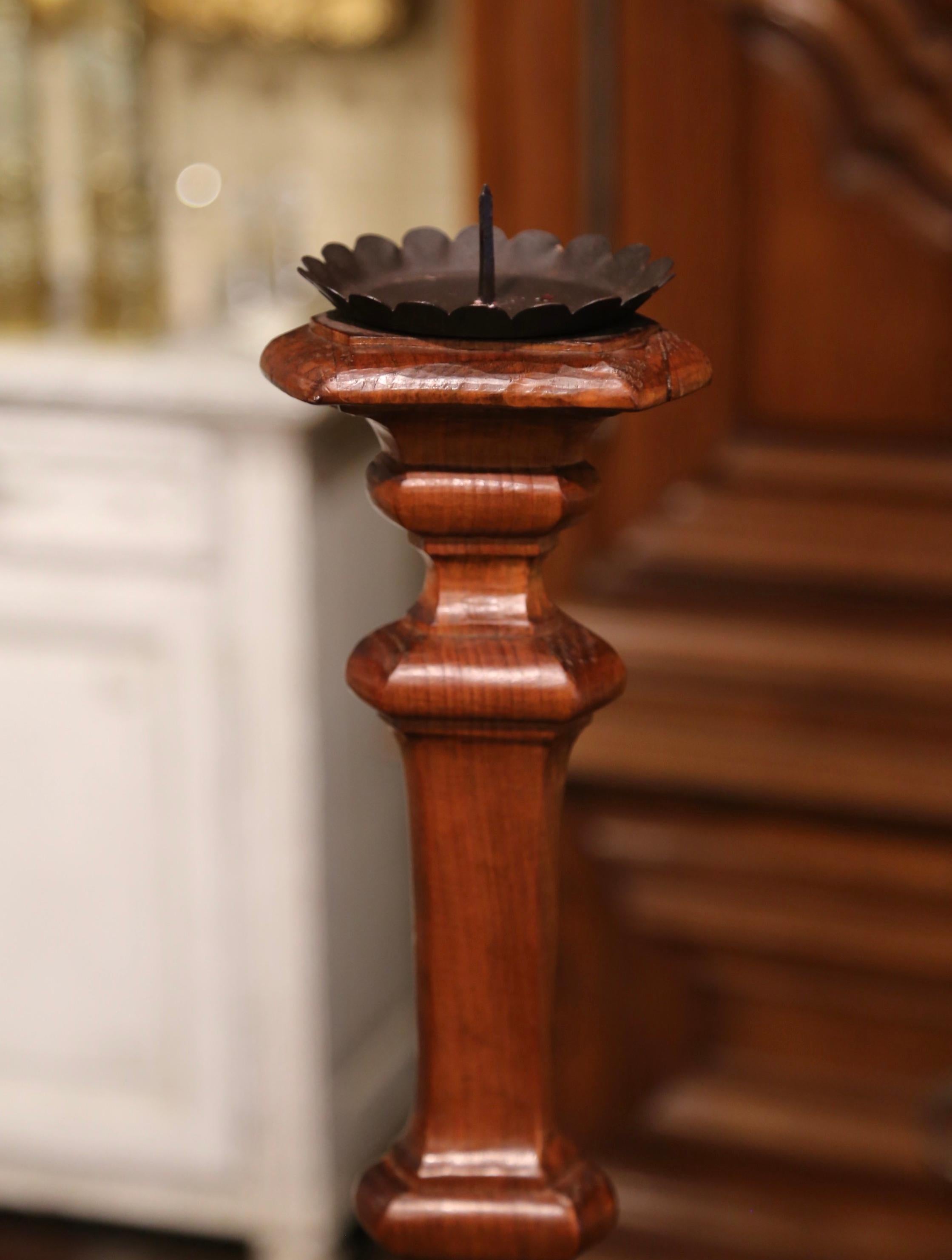 Hand-Carved Pair of Mid-Century Italian Carved Elm Cathedral Pricket Candlesticks For Sale