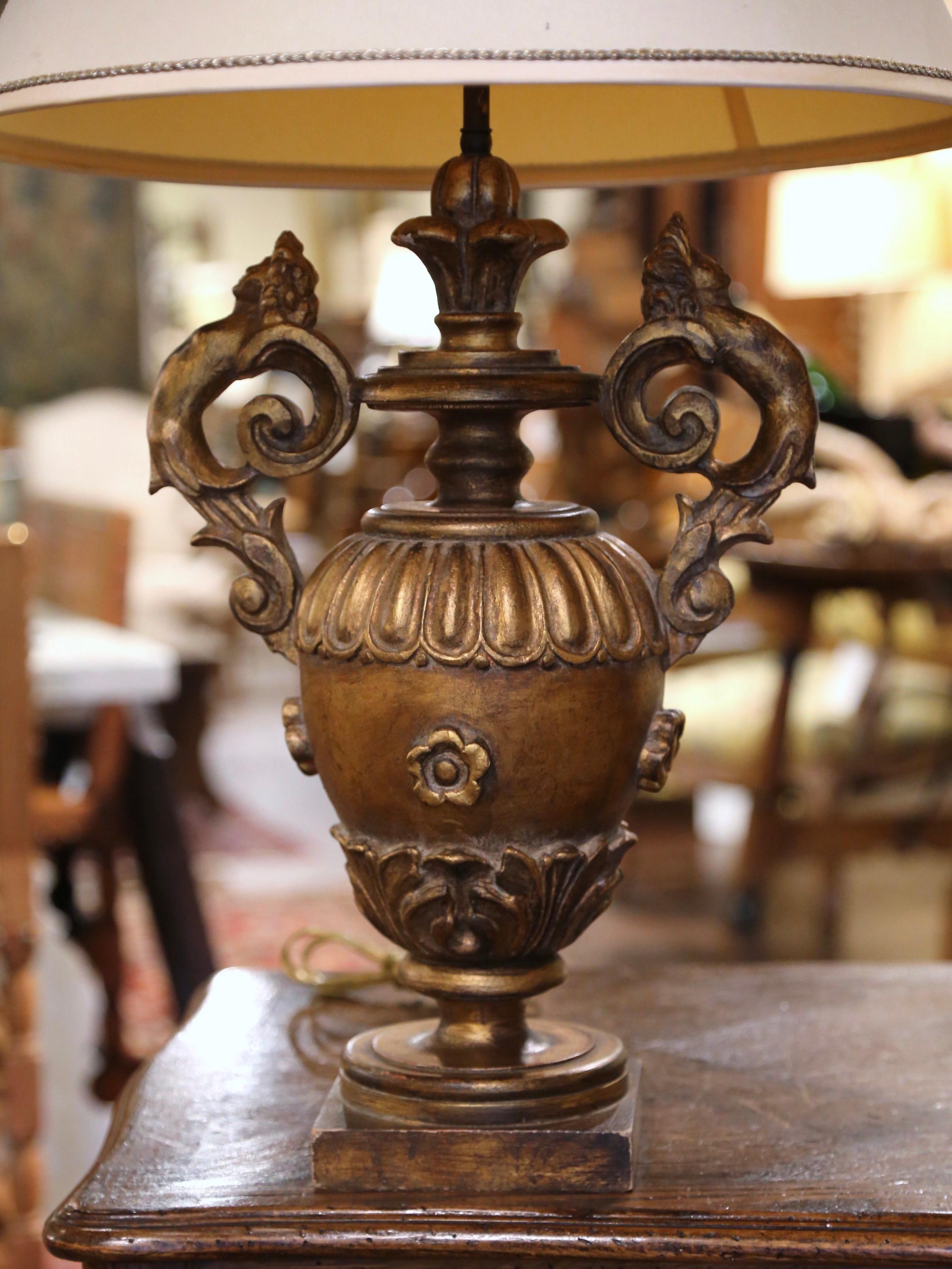 20th Century Pair of Mid-Century Italian Carved Painted and Gilt Table Lamps with Shades For Sale