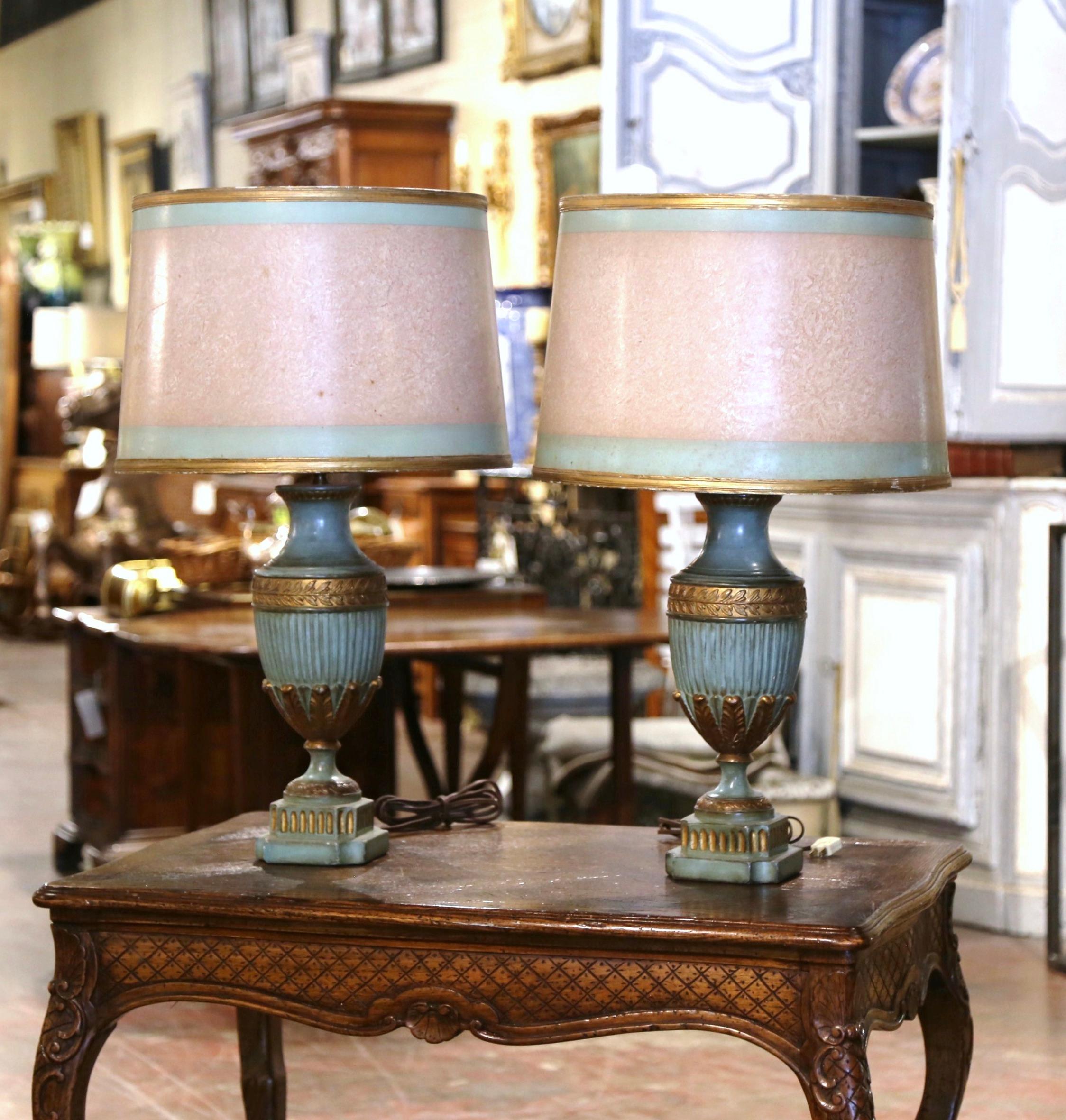 Gilt Pair of Mid-Century Italian Carved Painted Urn-Shape Table Lamps with Shades