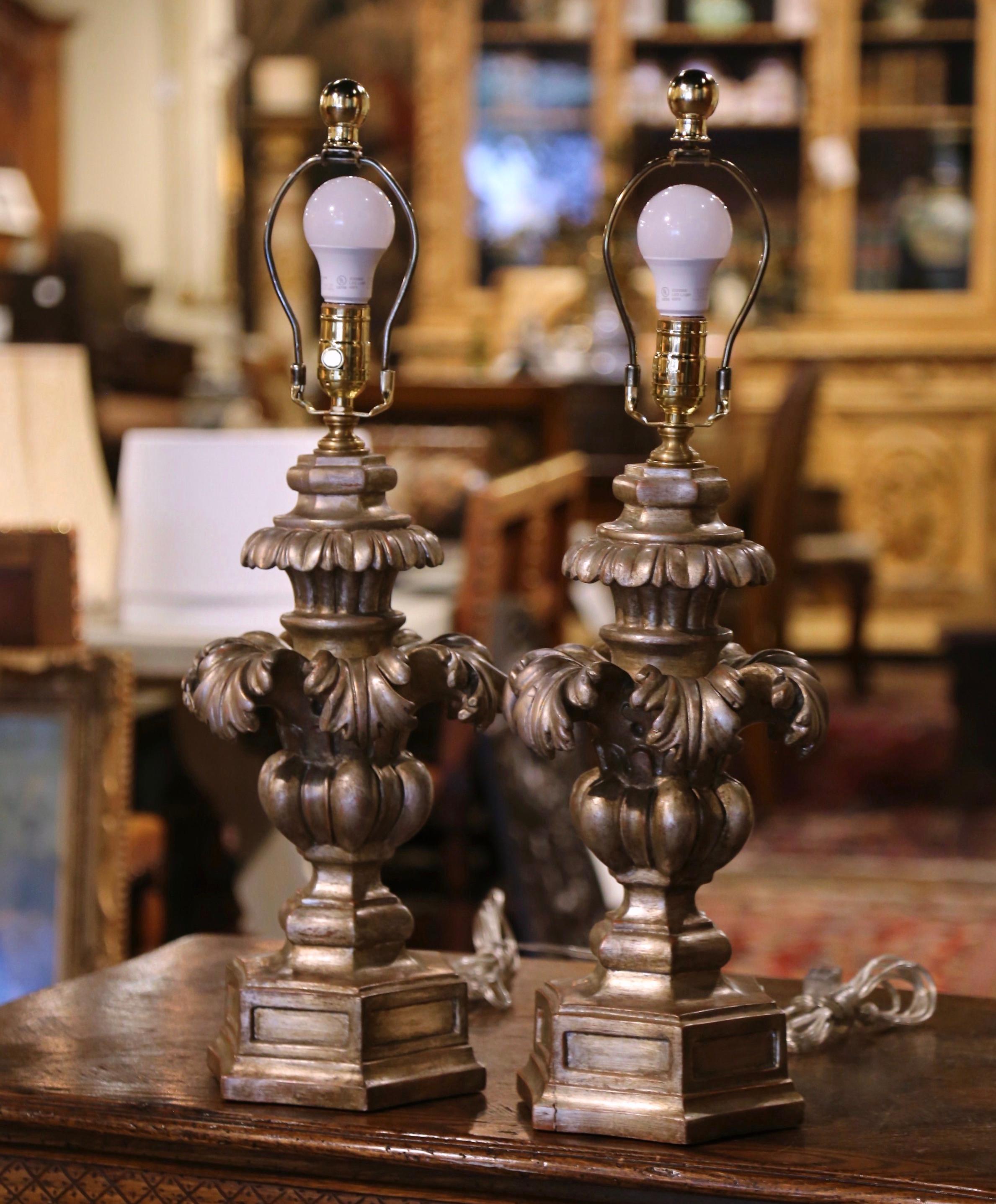 Neoclassical Pair of Mid-Century Italian Carved Silvered Table Lamps with Shades For Sale