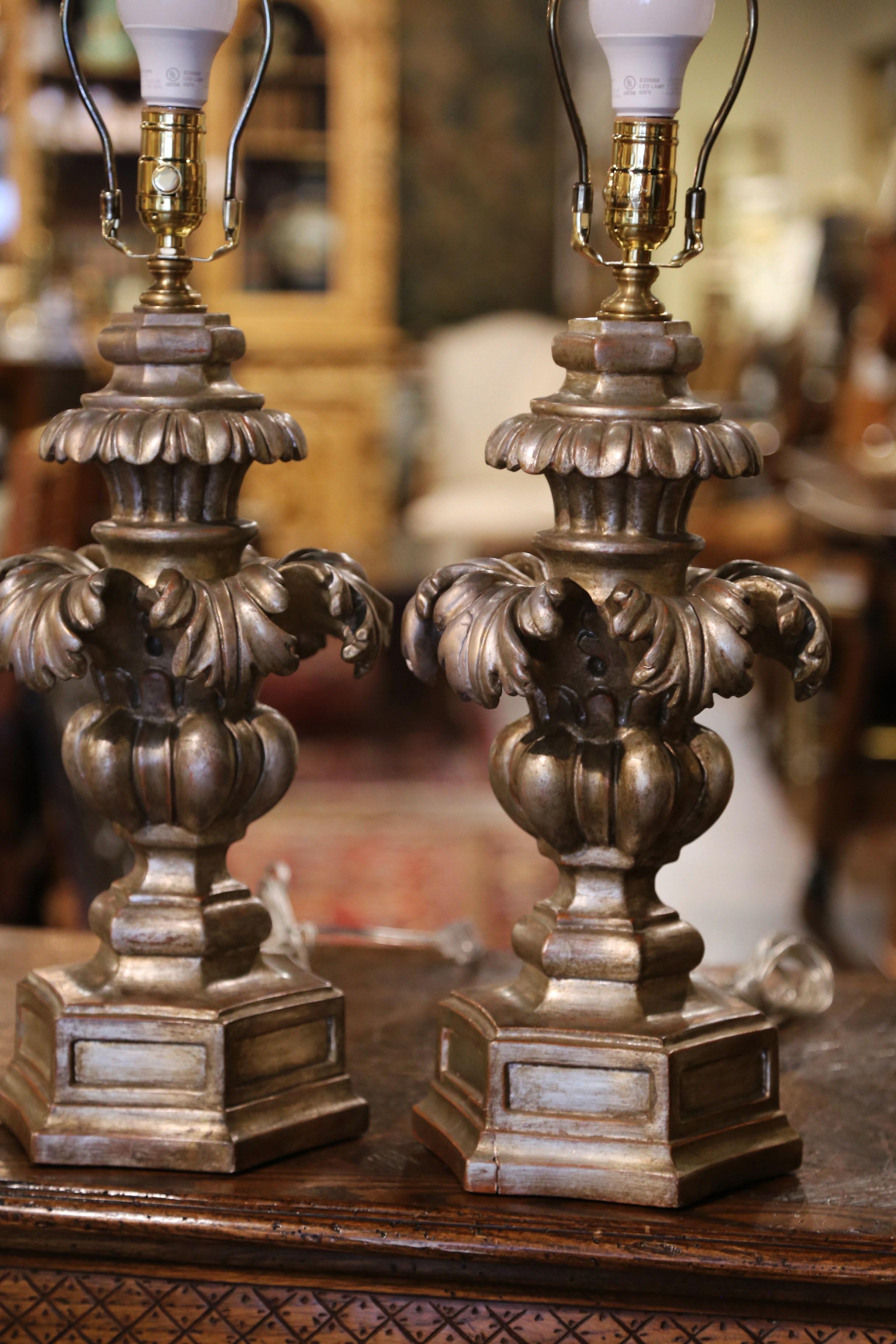 Hand-Carved Pair of Mid-Century Italian Carved Silvered Table Lamps with Shades For Sale