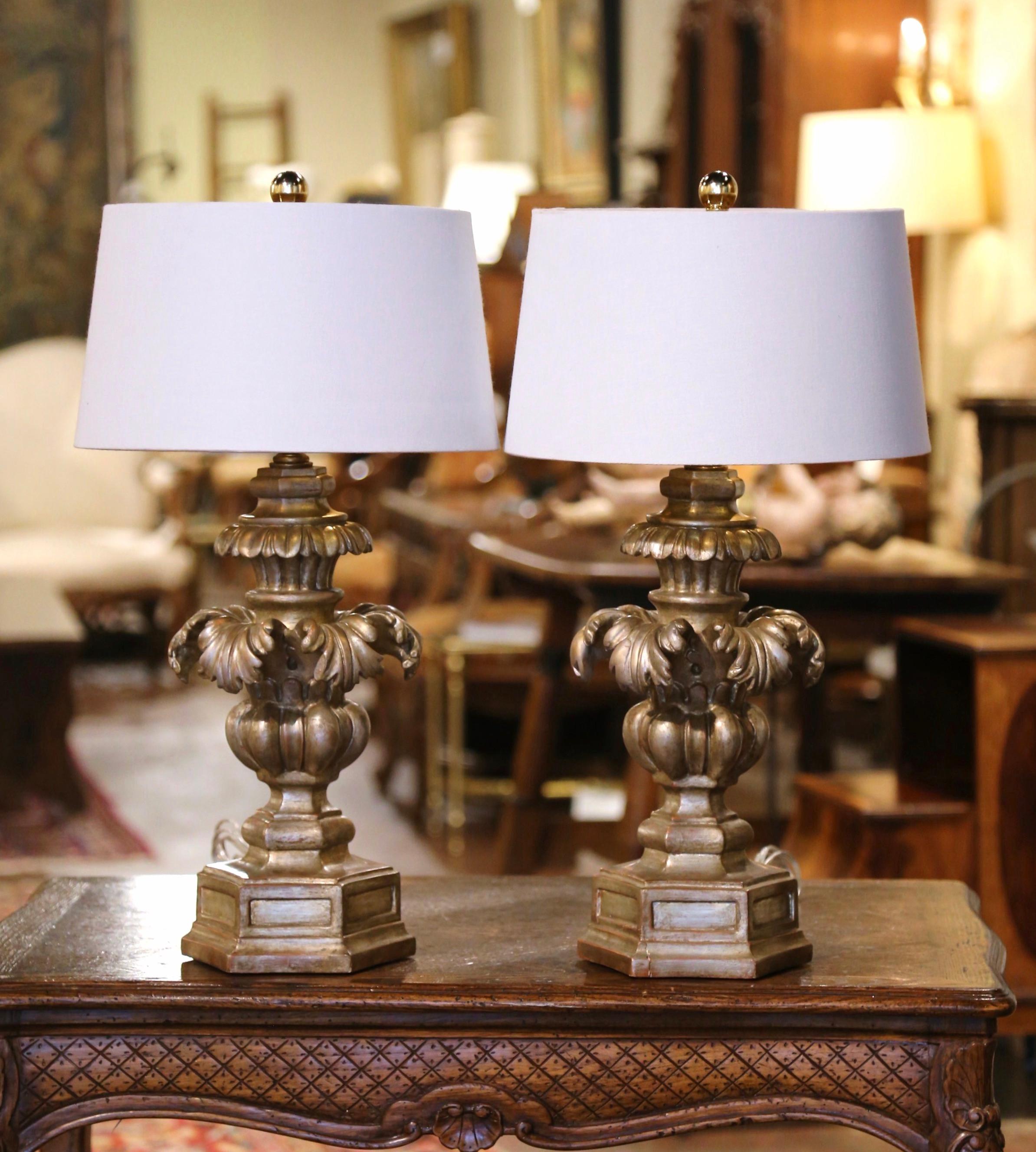 Pair of Mid-Century Italian Carved Silvered Table Lamps with Shades In Excellent Condition For Sale In Dallas, TX