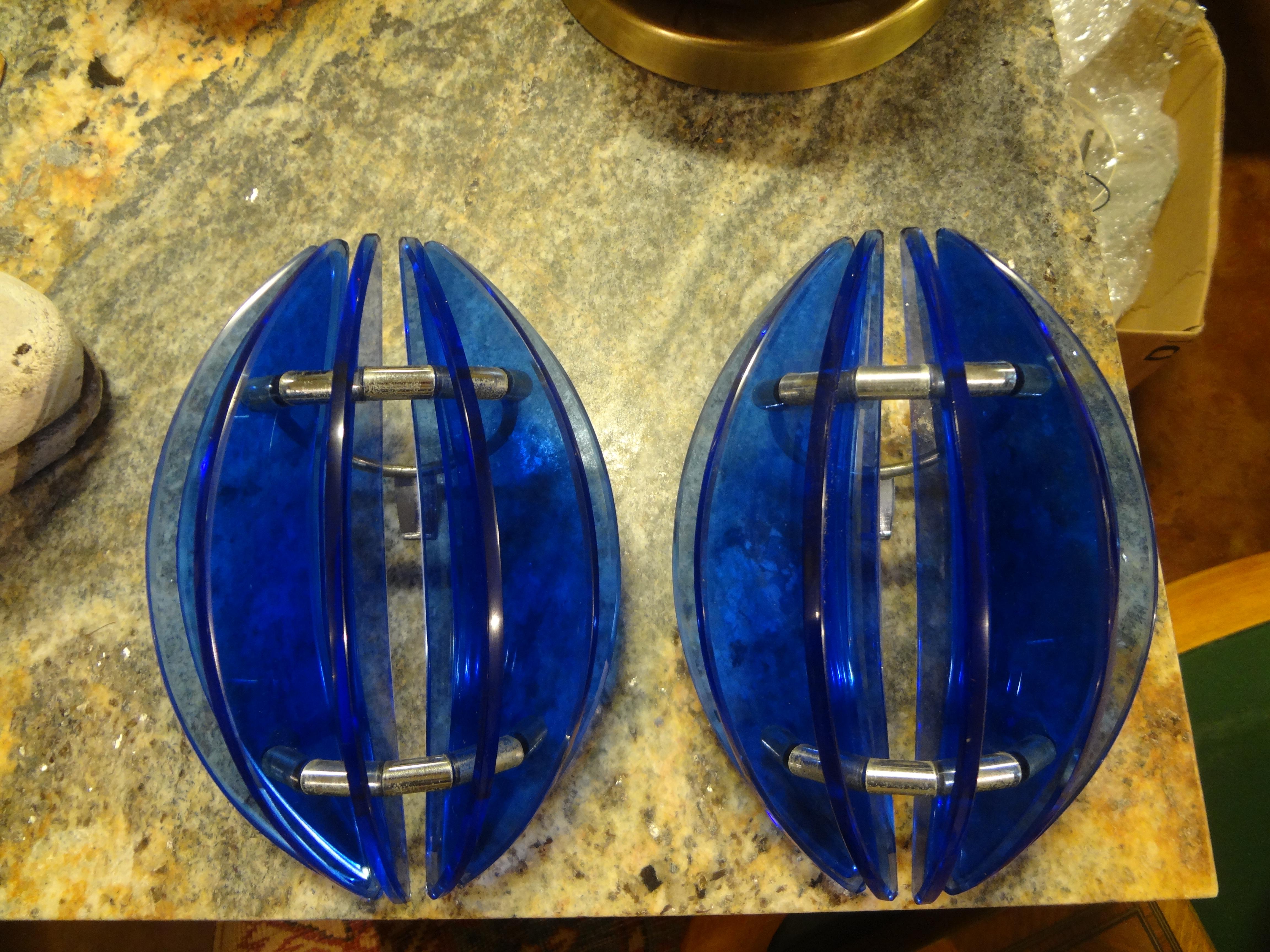 Pair of Midcentury Italian Cobalt Blue Glass Sconces by Veca For Sale 2