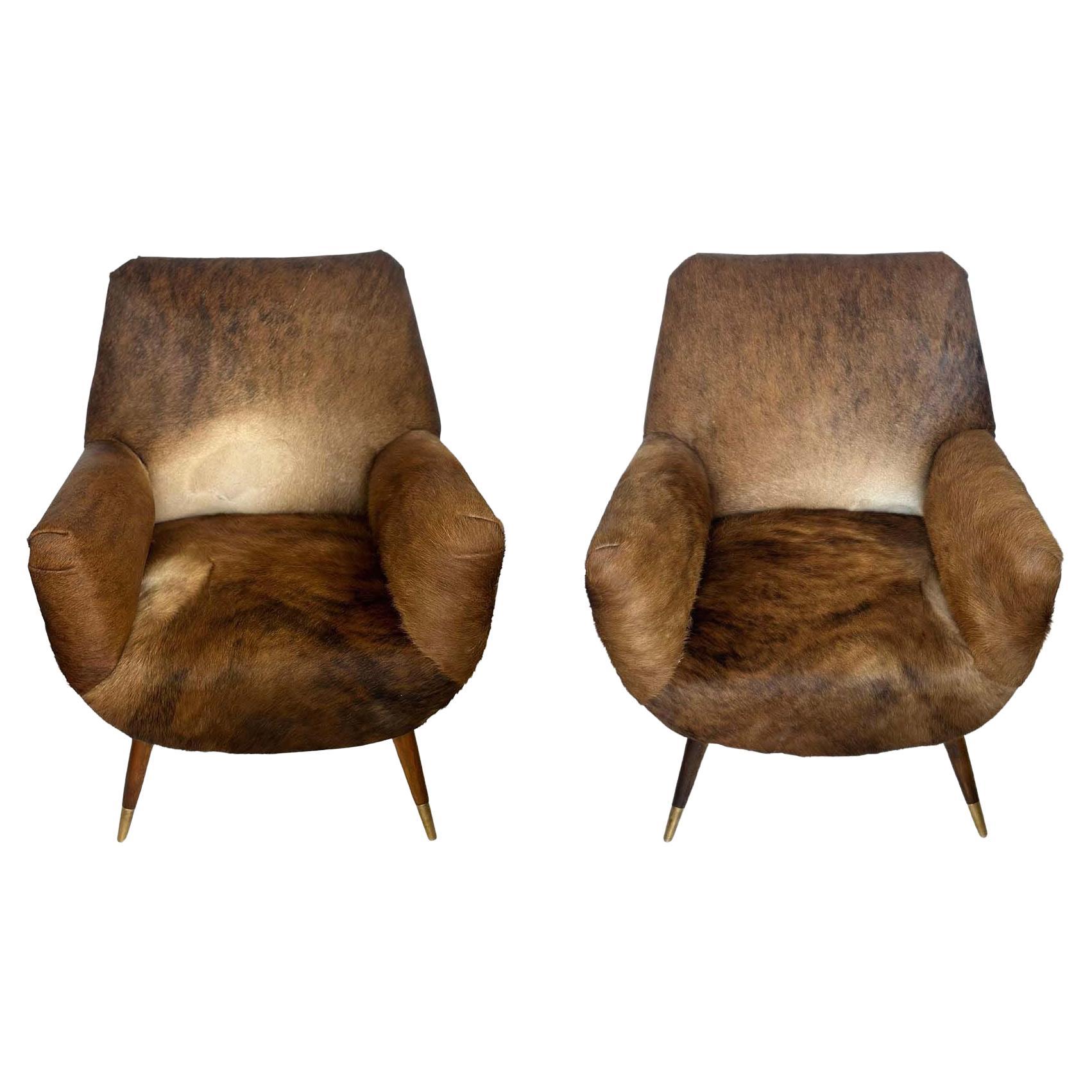 Pair of Mid-Century Italian Cowhide Chairs in the Style of Gio Ponti For Sale