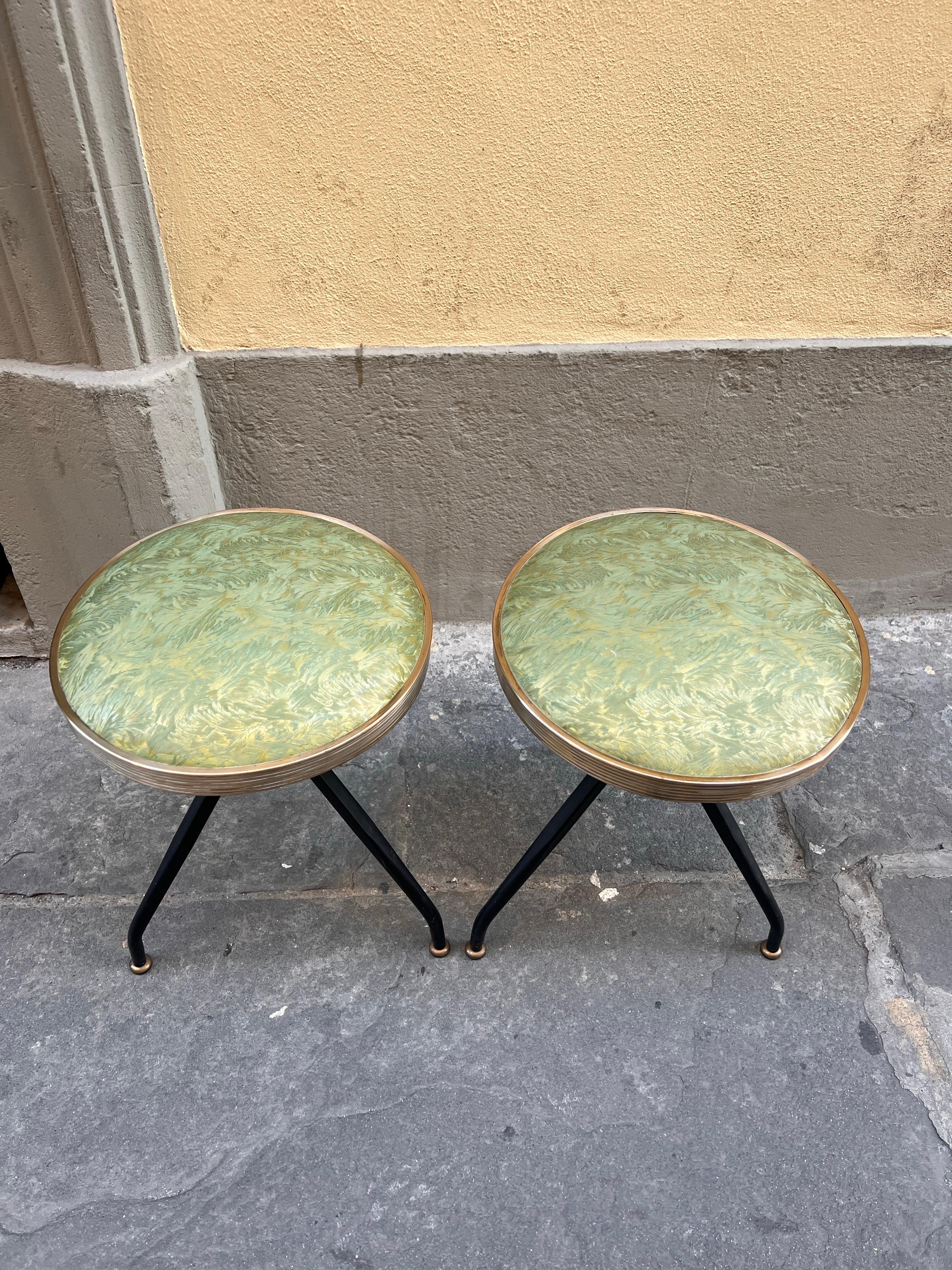 Paire de tabourets en éco-cuir vert de design italien du milieu du siècle 1950 en vente 8