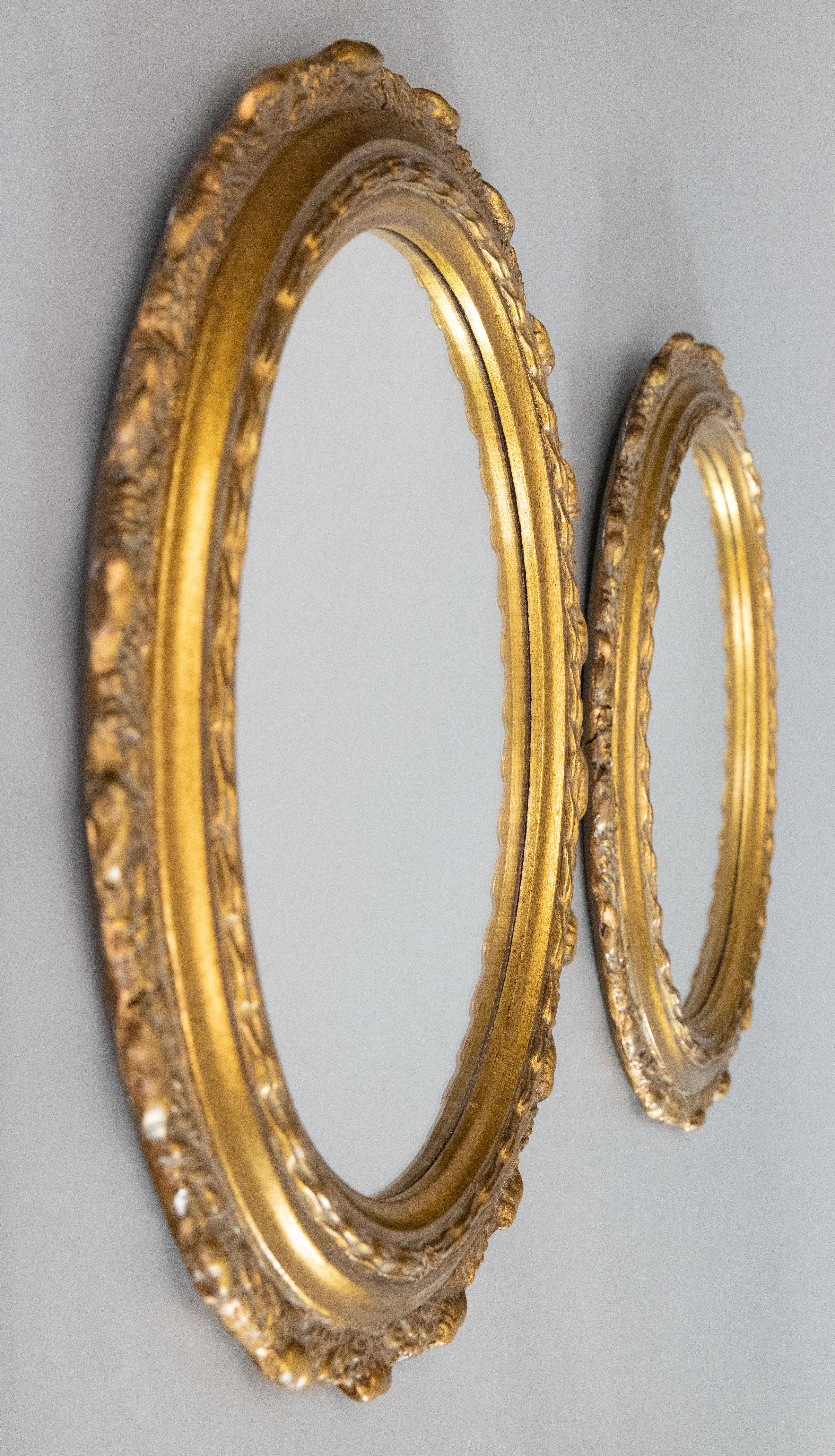Pair of Mid-Century Italian Giltwood and Gesso Oval Mirrors, circa 1950 For Sale 1