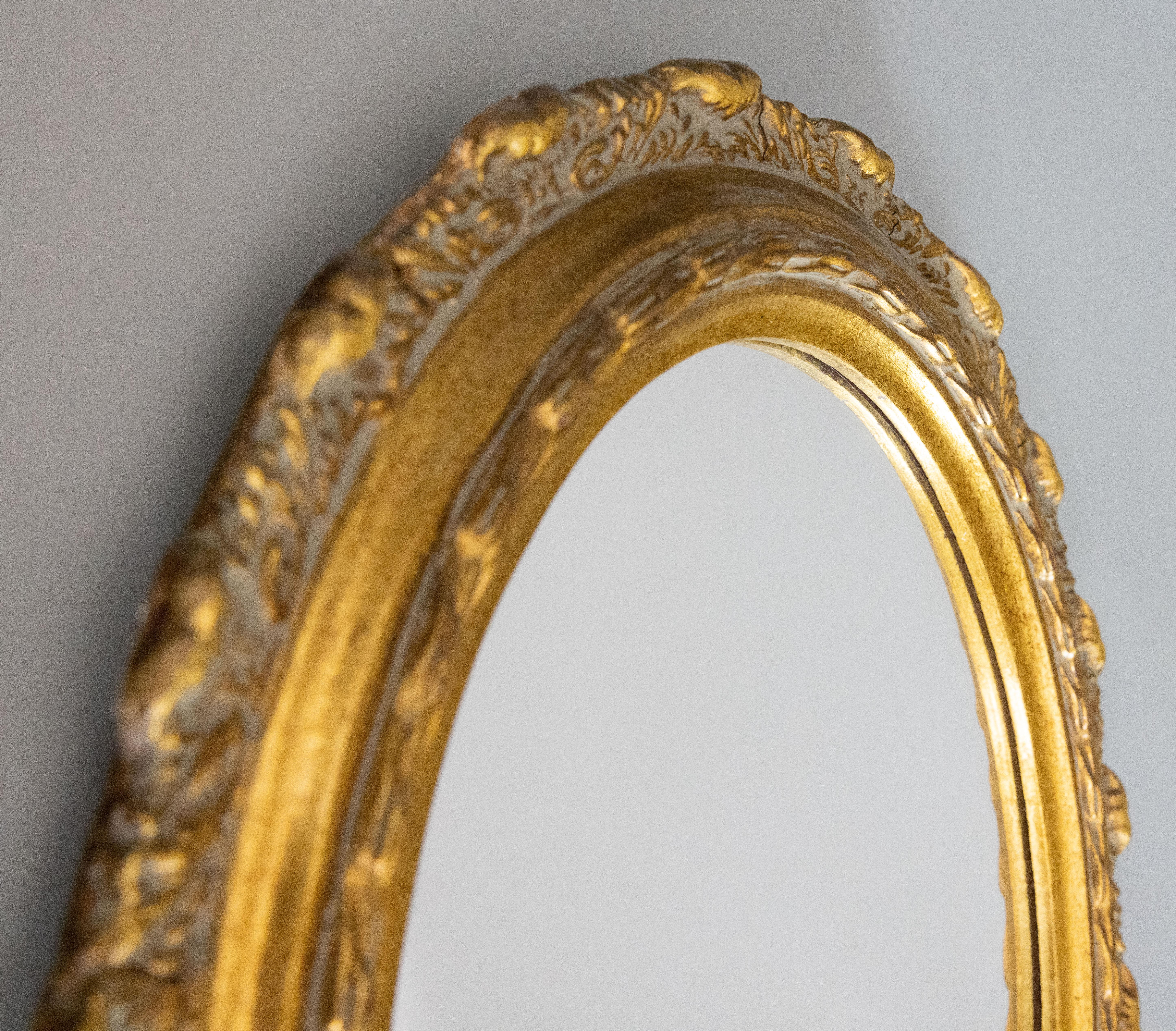 Pair of Mid-Century Italian Giltwood and Gesso Oval Mirrors, circa 1950 For Sale 4