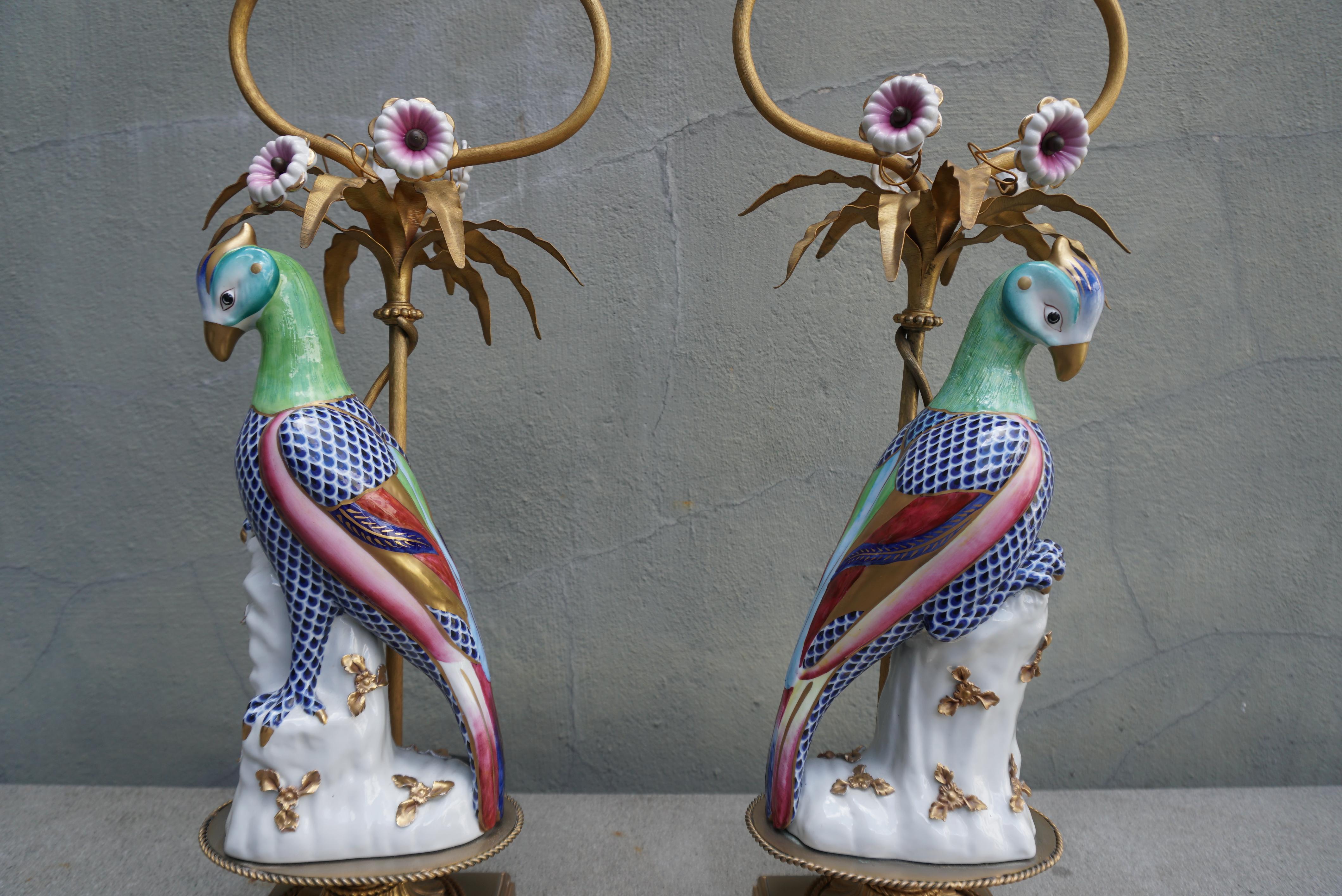 Hollywood Regency Pair of Mid Century Italian Giulia Mangani Porcelain Parrot Bird Table Lamps