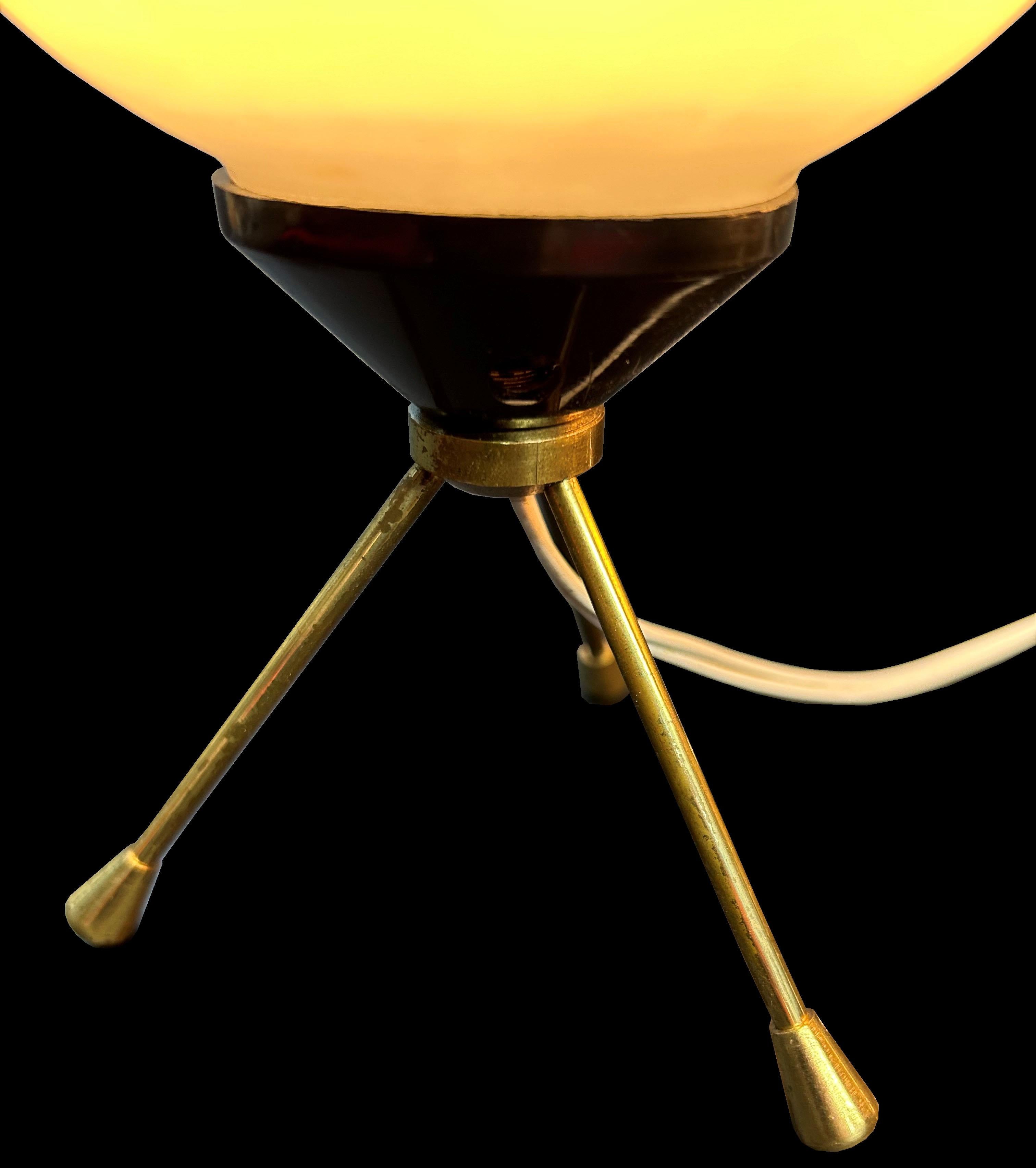 Mid-Century Modern Pair of Mid-Century Italian Glass and Brass Table Lamps For Sale