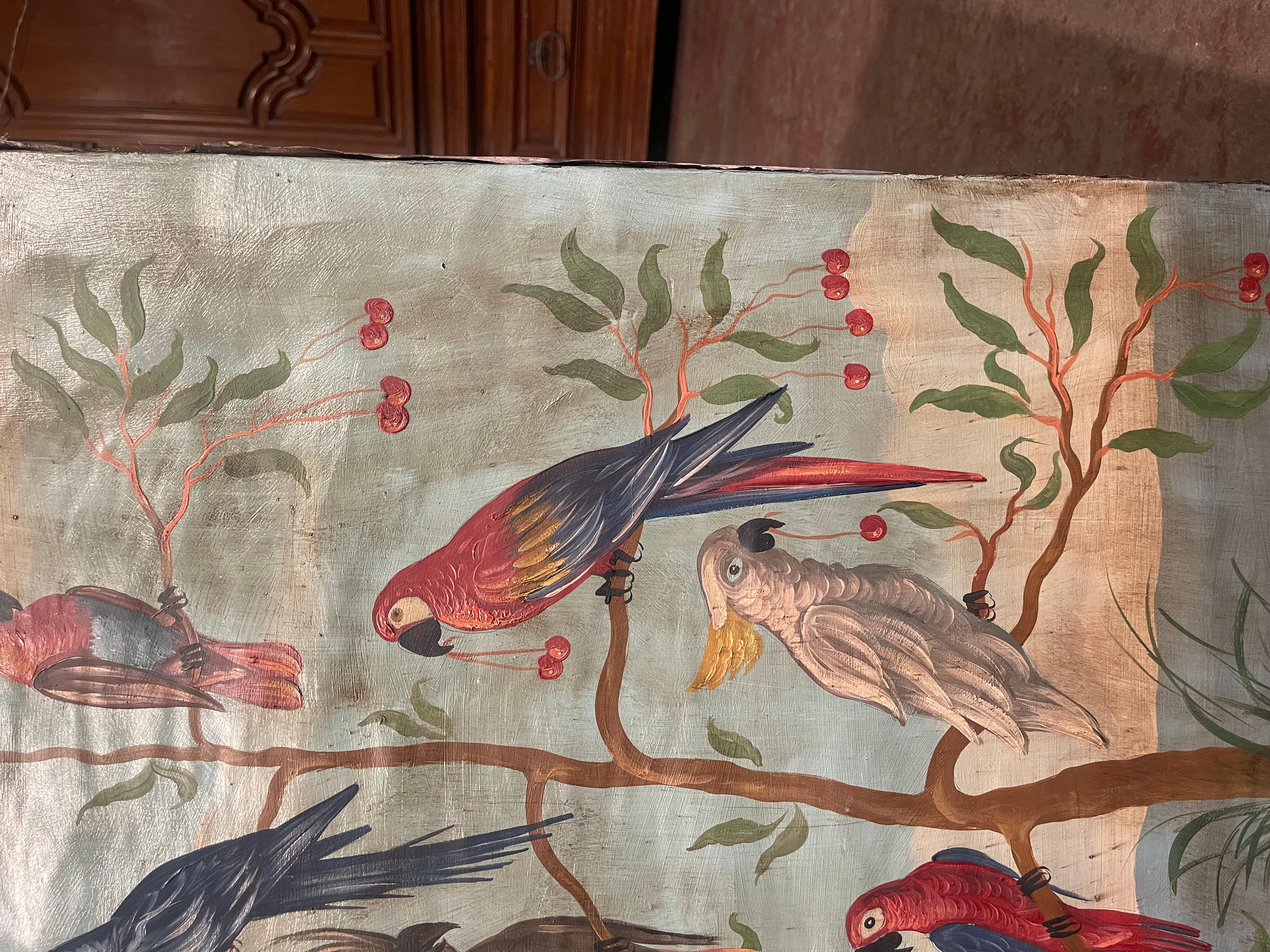 Paire de panneaux d'oiseaux tropicaux sur toile peints à la main en Italie du milieu du siècle dernier en vente 1