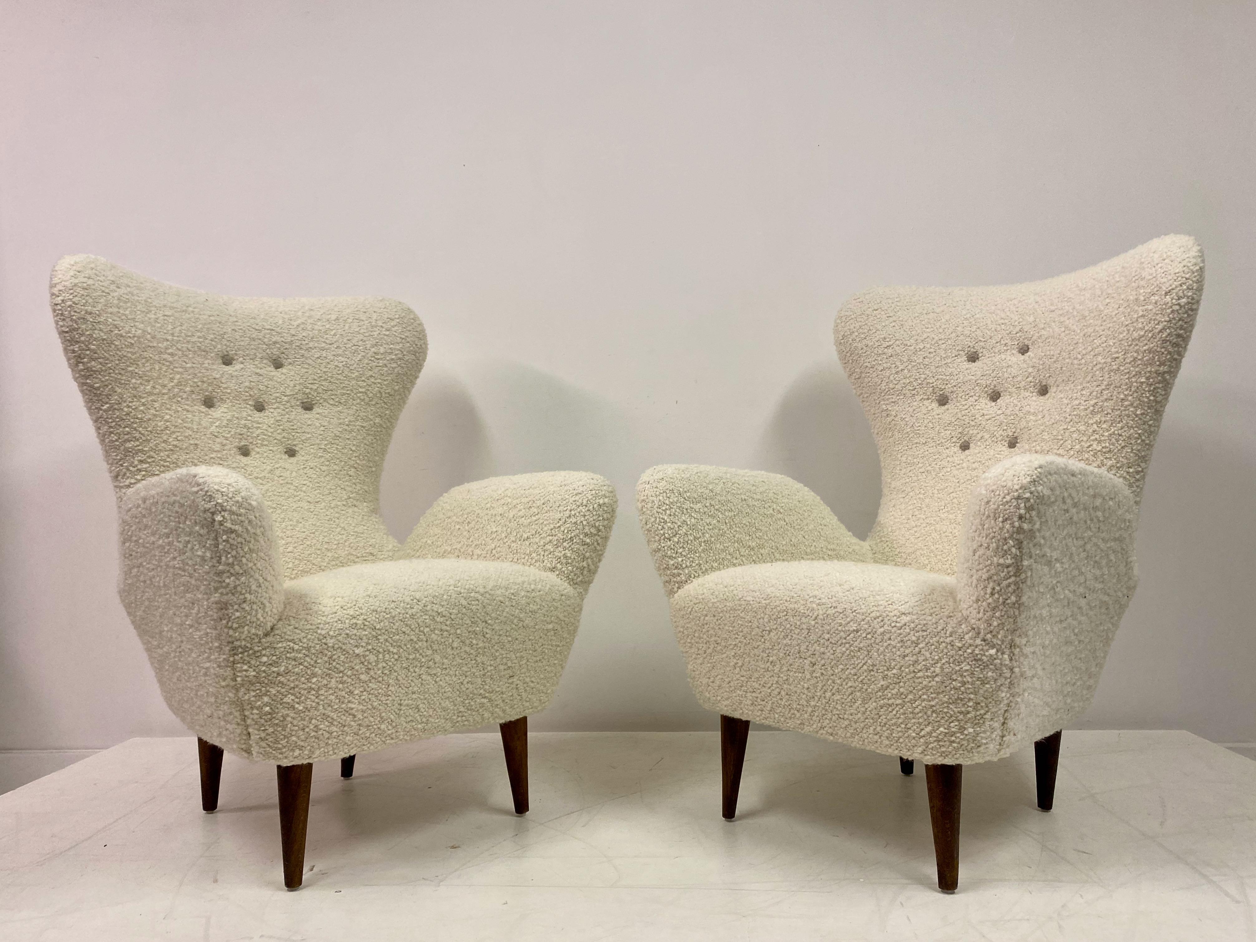 20th Century Pair of Mid Century Italian High Back Armchairs in the Style of Paolo Buffa For Sale