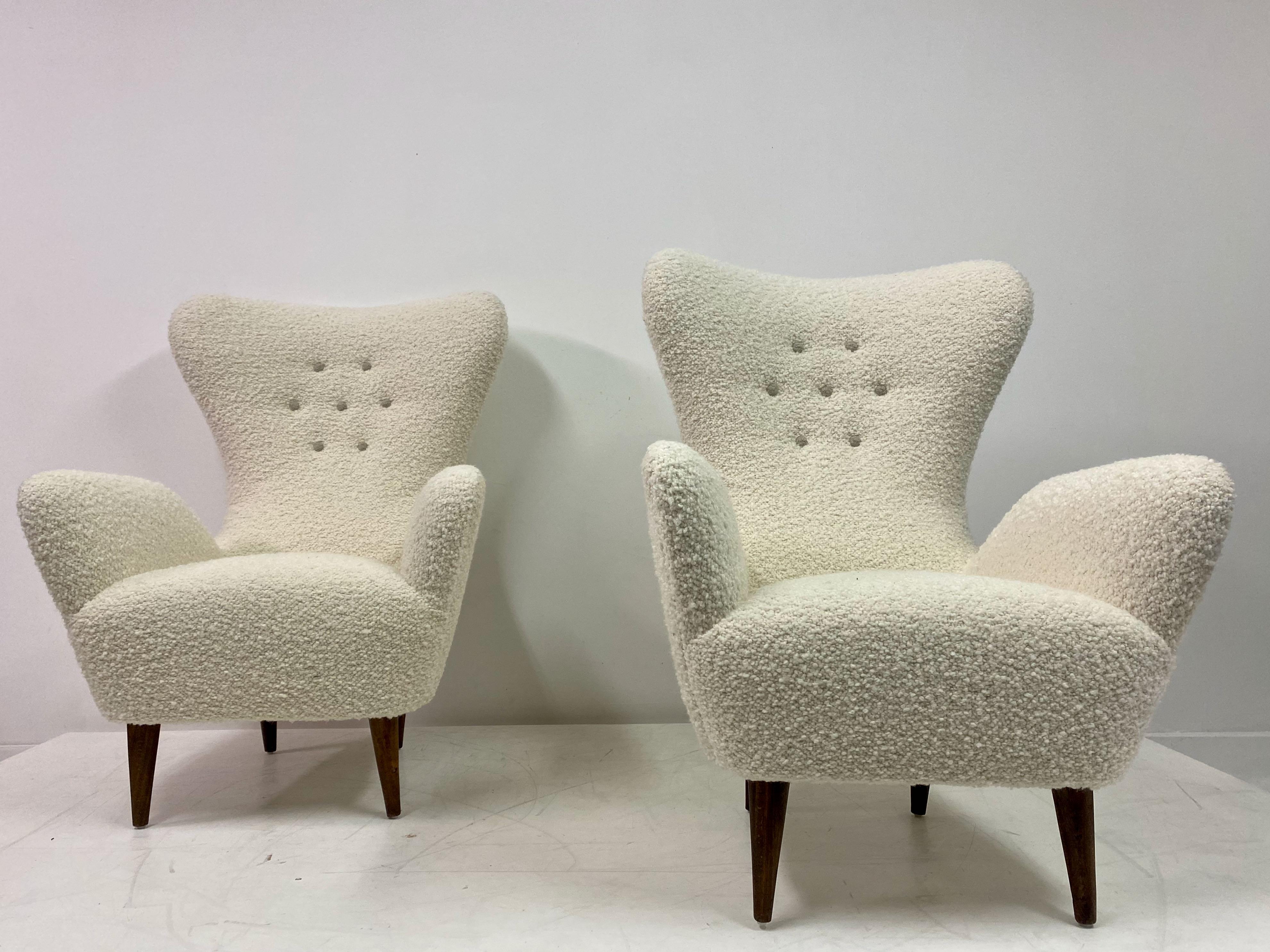 Pair of Mid Century Italian High Back Armchairs in the Style of Paolo Buffa For Sale 3