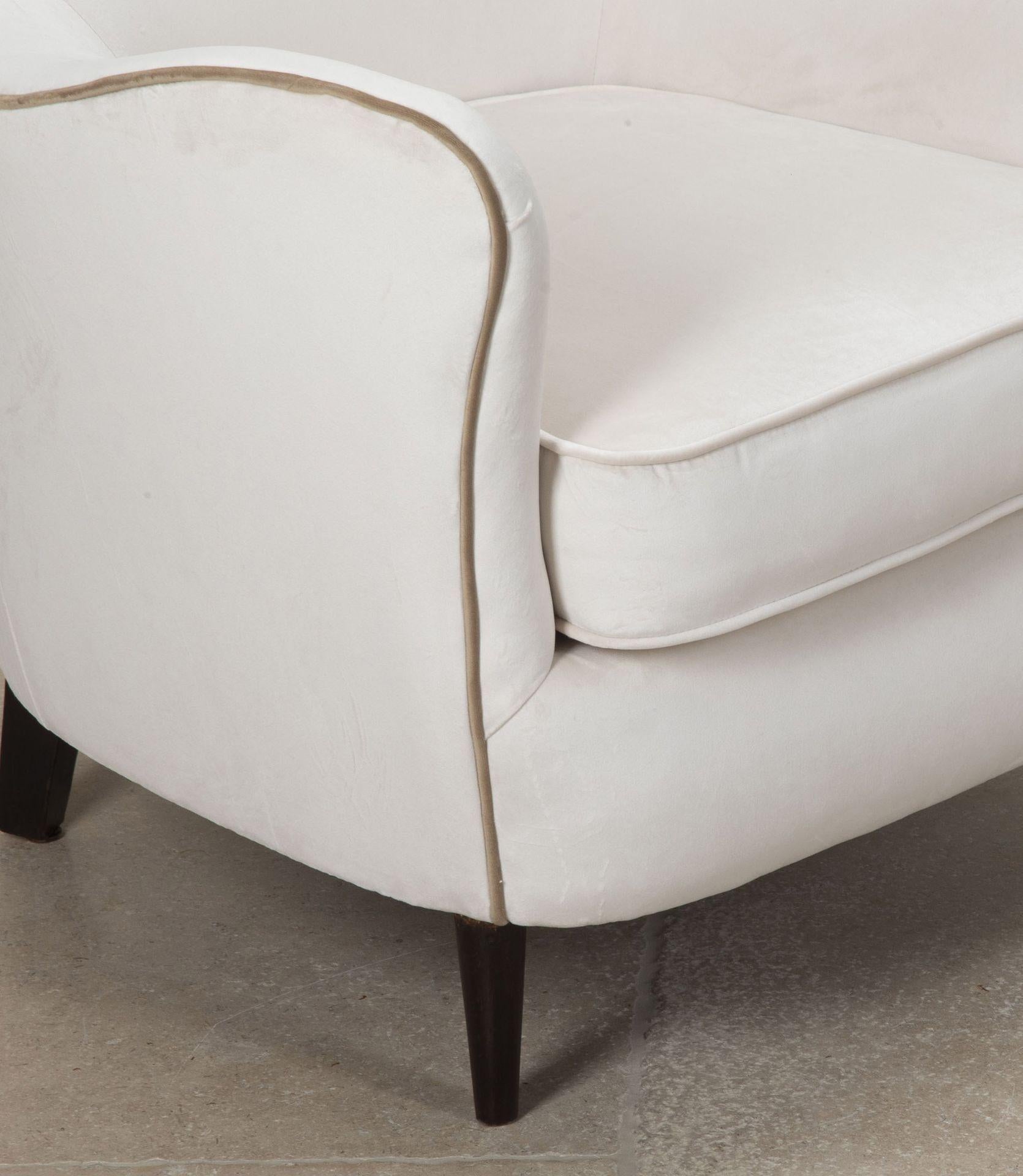 20ième siècle Paire de chaises longues italiennes à haut dossier du milieu du siècle dernier en vente