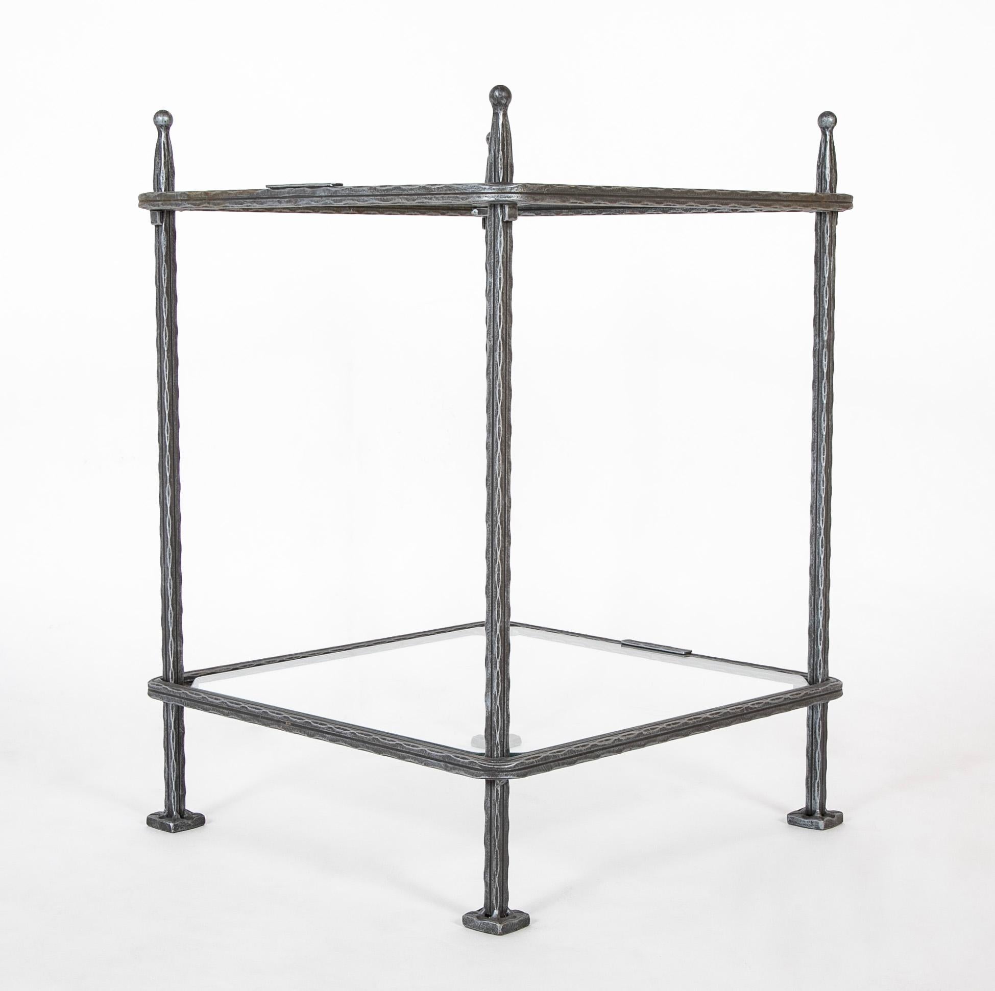 Pareja de mesas auxiliares italianas de hierro de mediados de siglo de Claudio Rayes en venta 2