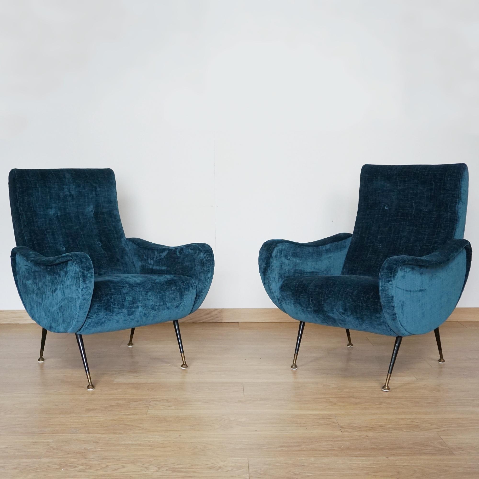 Paire de fauteuils du milieu du siècle dernier, attribués à la 