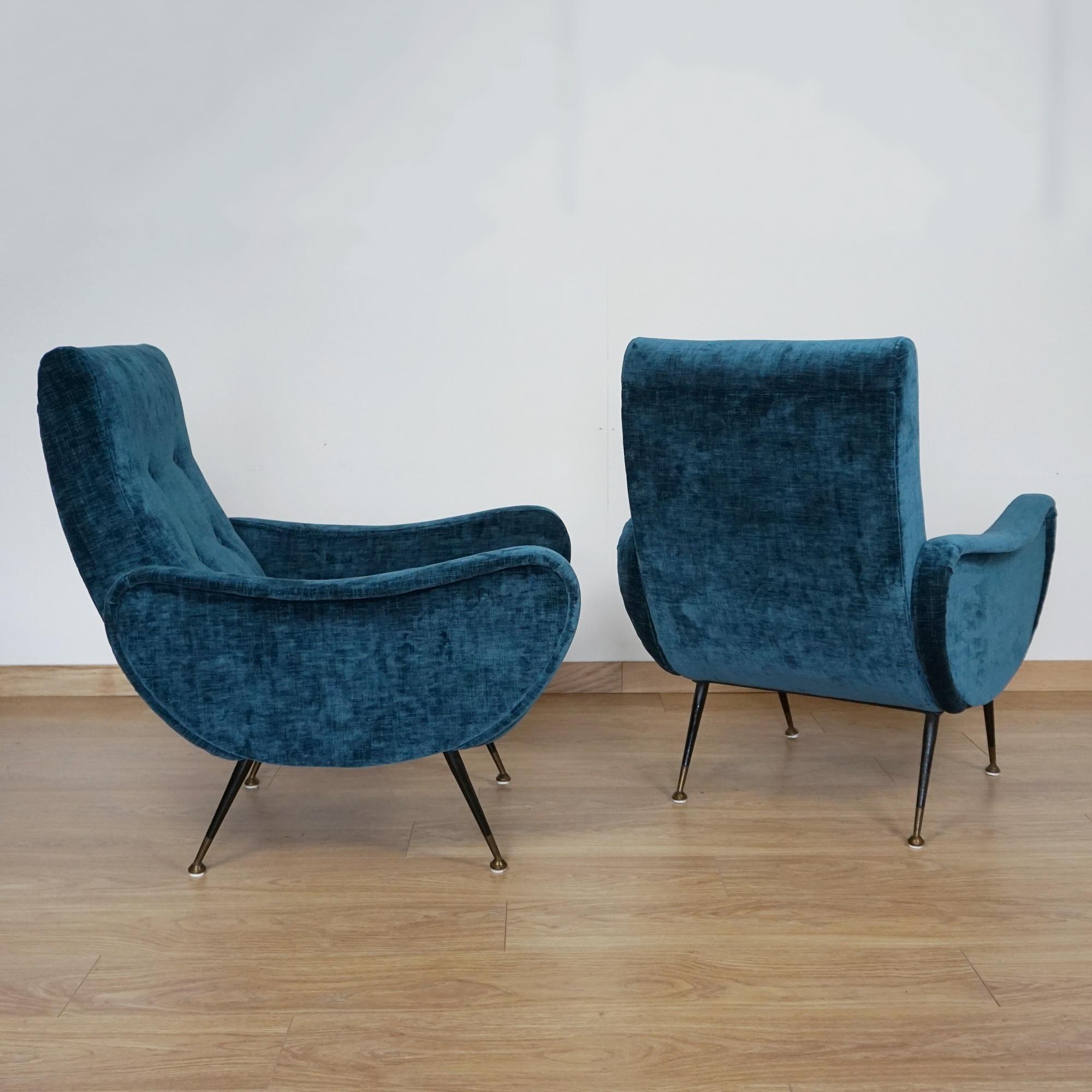 Mid-Century Modern Paire de chaises longues italiennes du milieu du siècle dernier attribuée à Marco Zanuso en vente