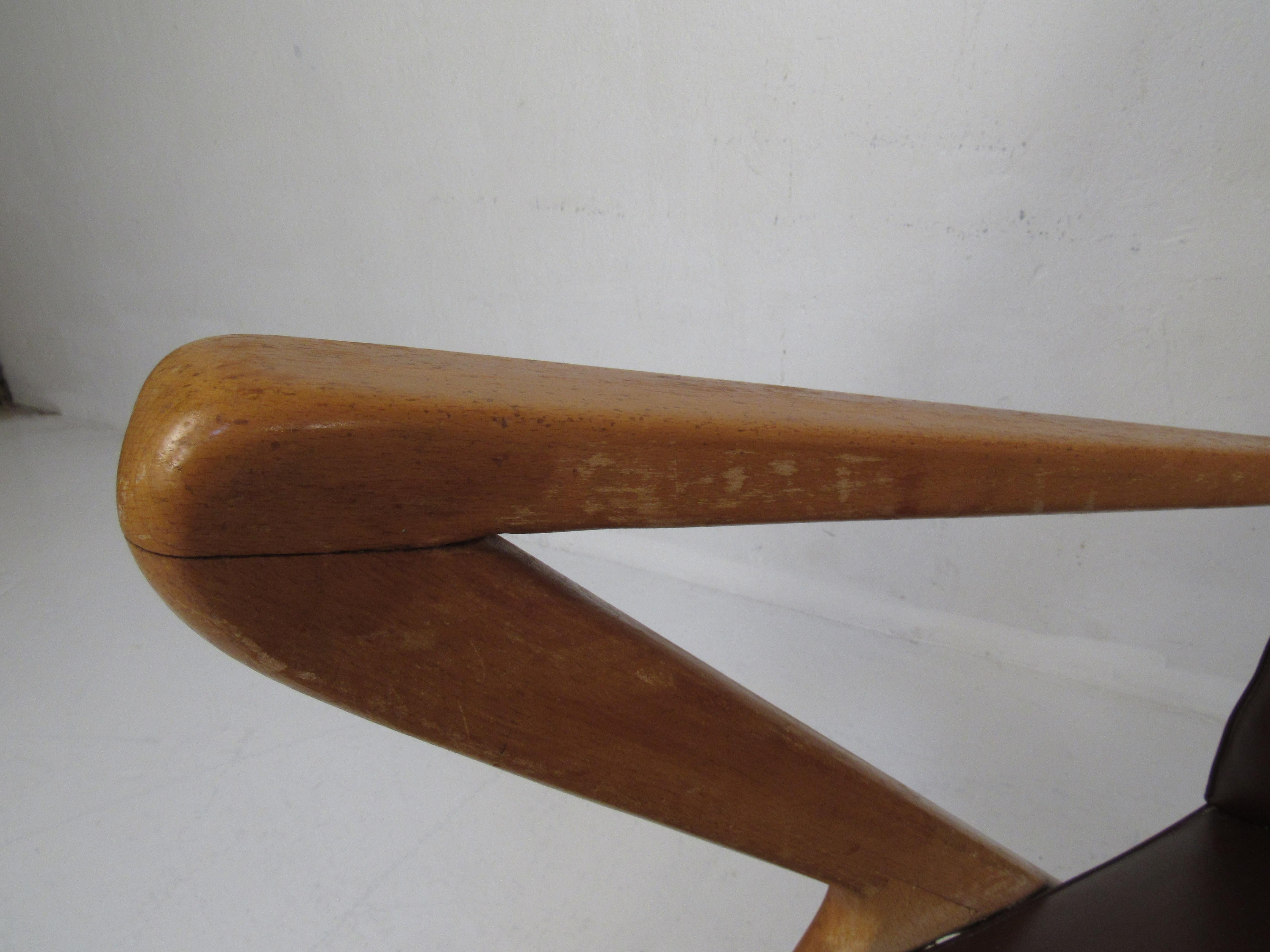 Pair of Midcentury Italian Lounge Chairs For Sale 4