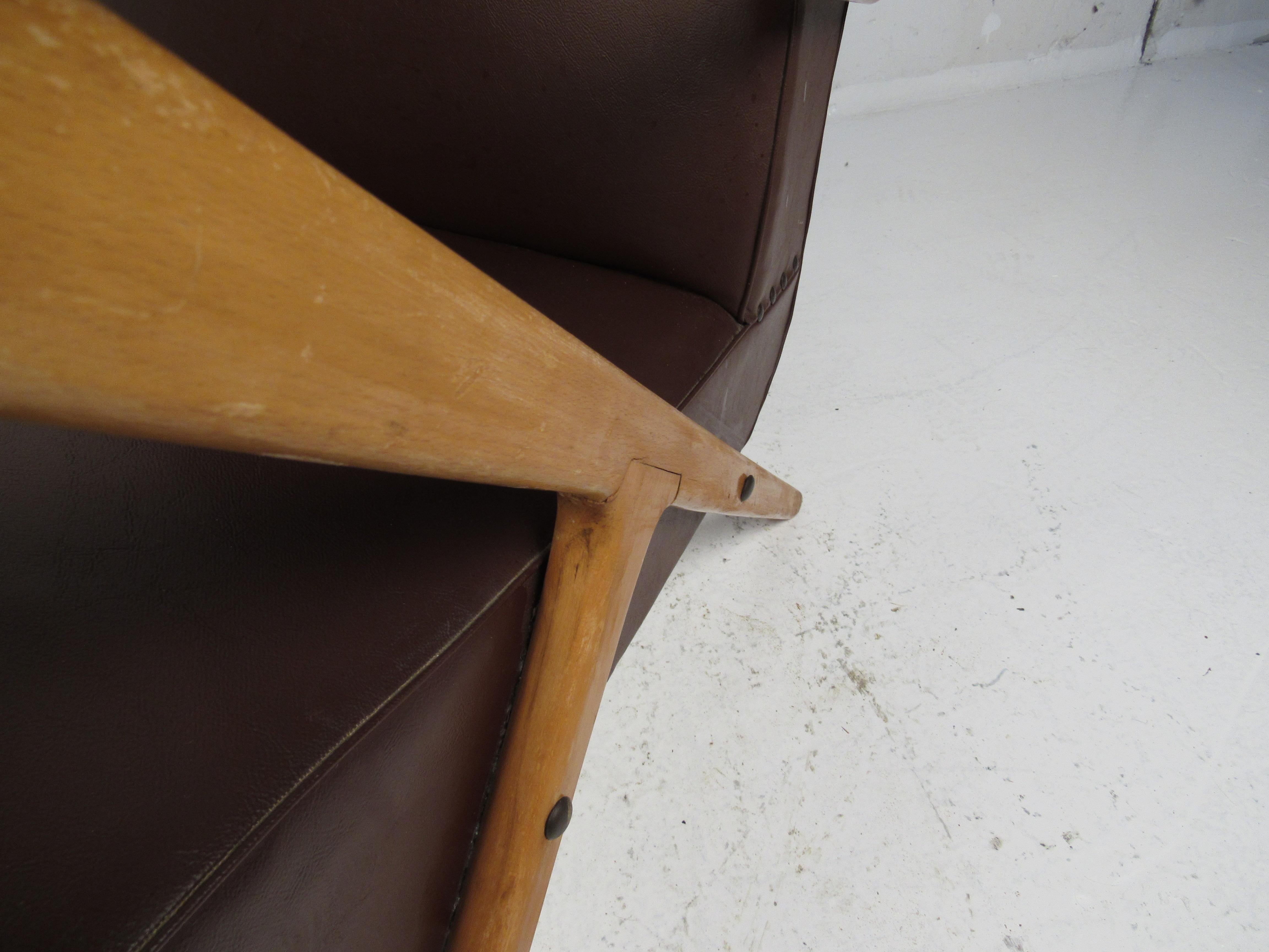 Paire de chaises longues italiennes du milieu du siècle dernier en vente 2