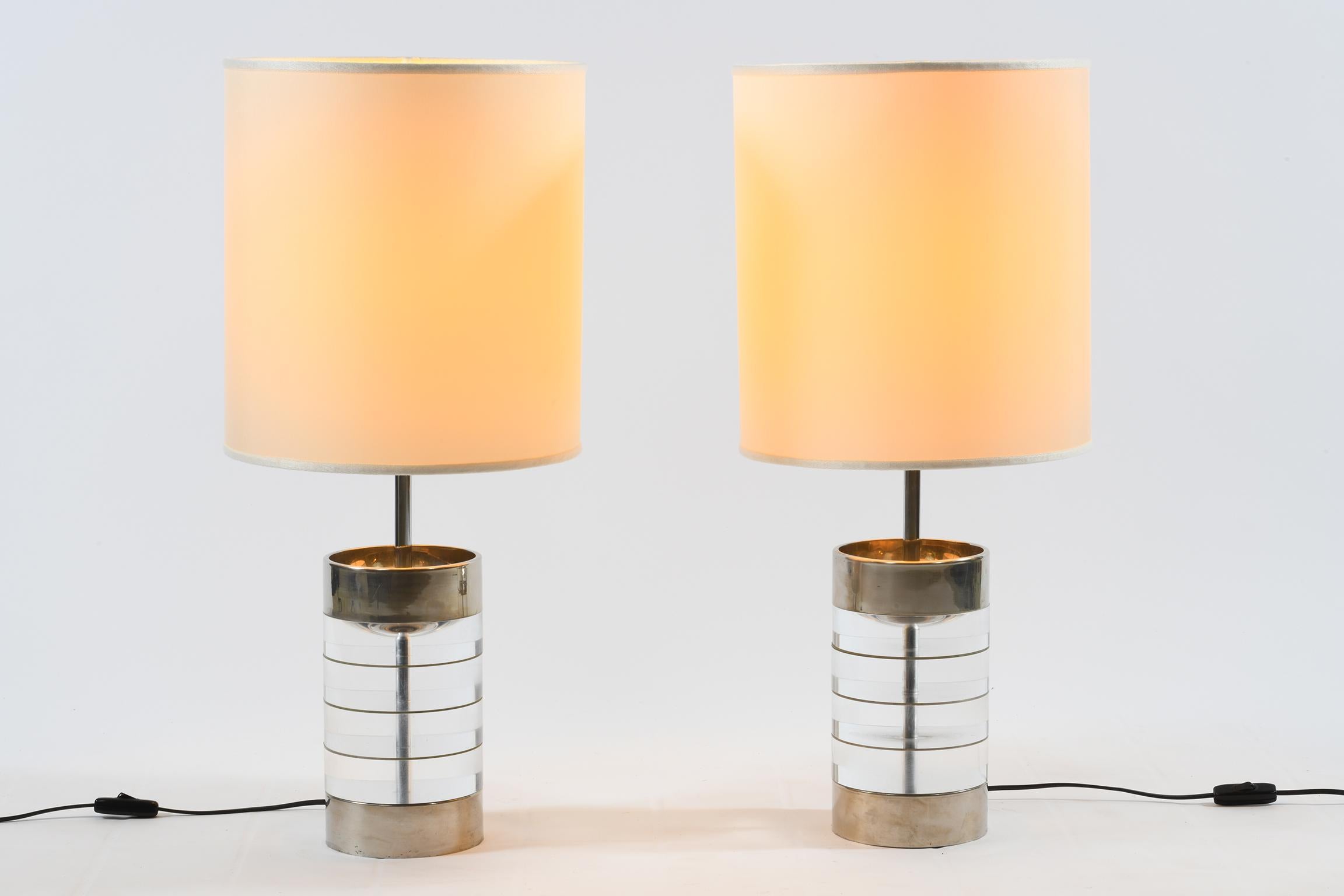 Mid-Century Modern Pair of Midcentury Italian Lucite Table Lamps