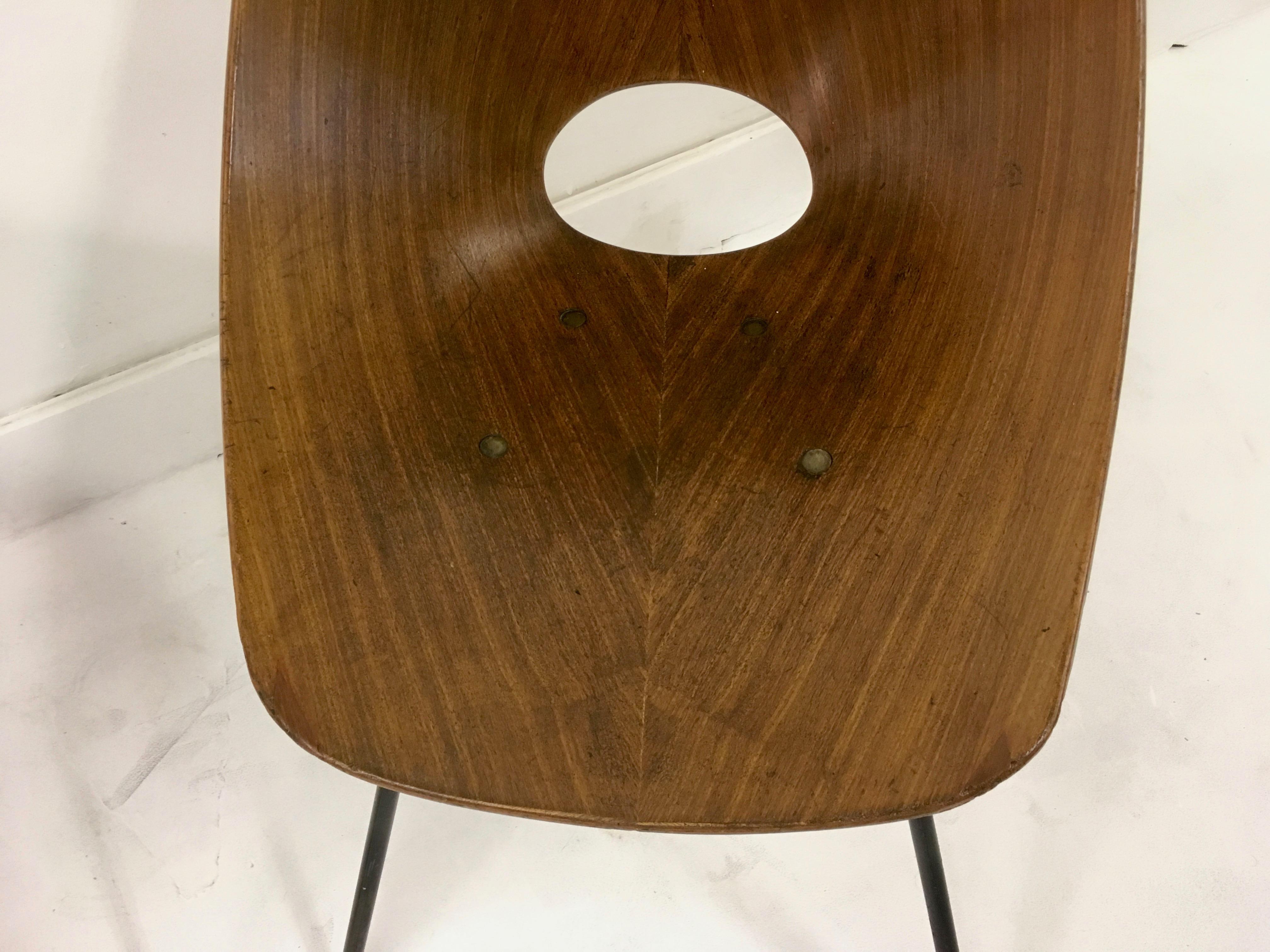 Pair of Midcentury Italian Medea plywood chairs by Nobili, 1950s In Fair Condition In London, London