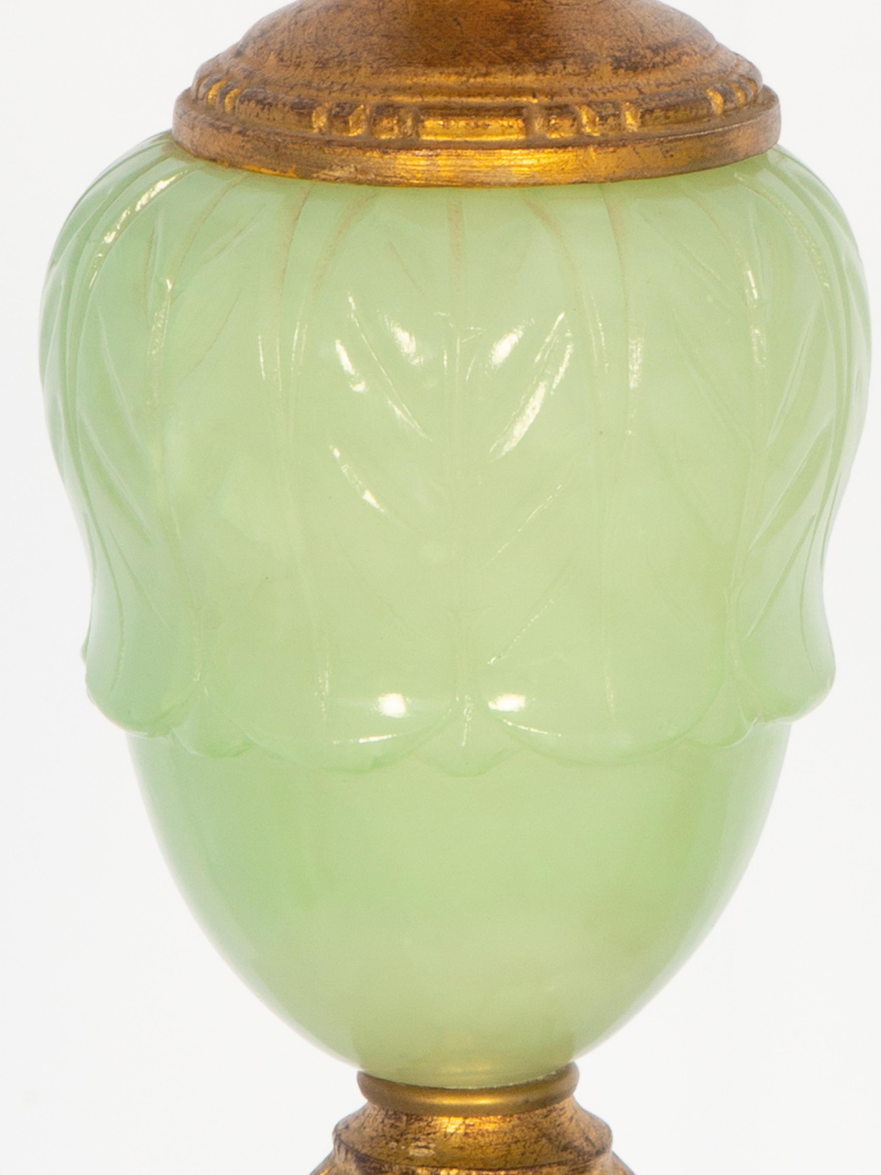 Pair of Mid-Century Italian Mint Green Alabaster and Giltwood Lamps For Sale 4