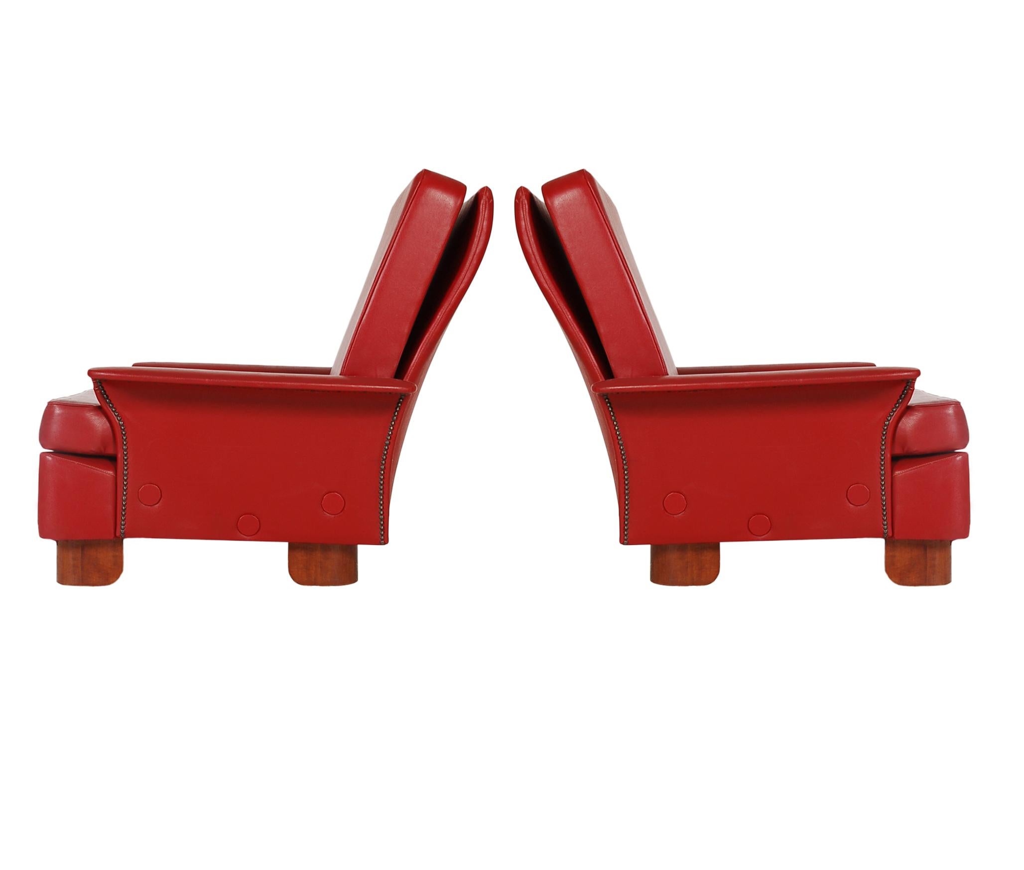 Pair of Midcentury Italian Modern Art Deco Lounge or Club Chairs in Red For Sale 2