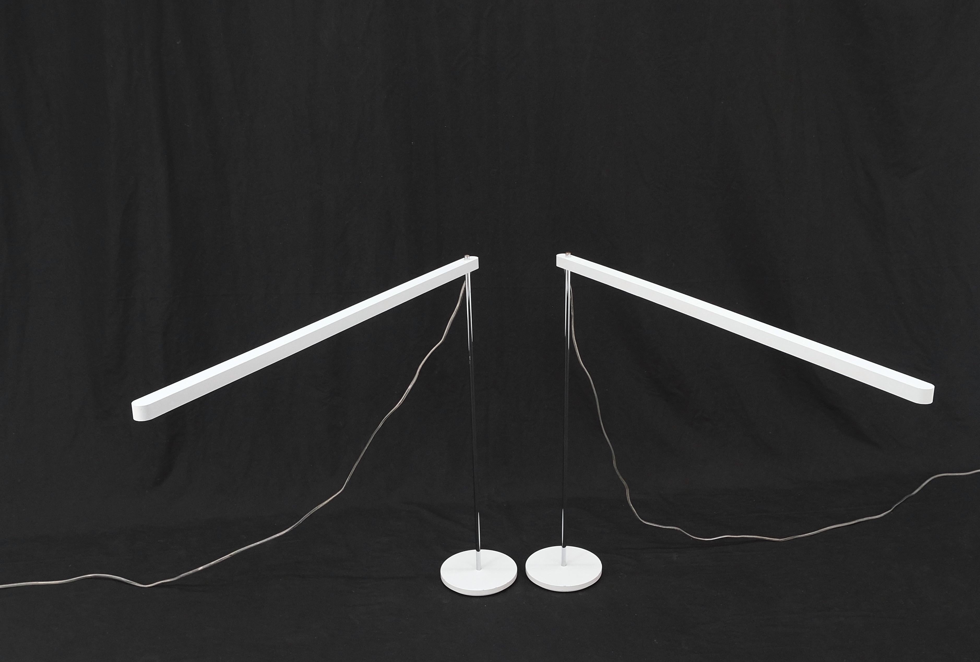Pair of Mid Century Italian Modern Artemide Desk Lamps Adjustable Height  In Good Condition For Sale In Rockaway, NJ