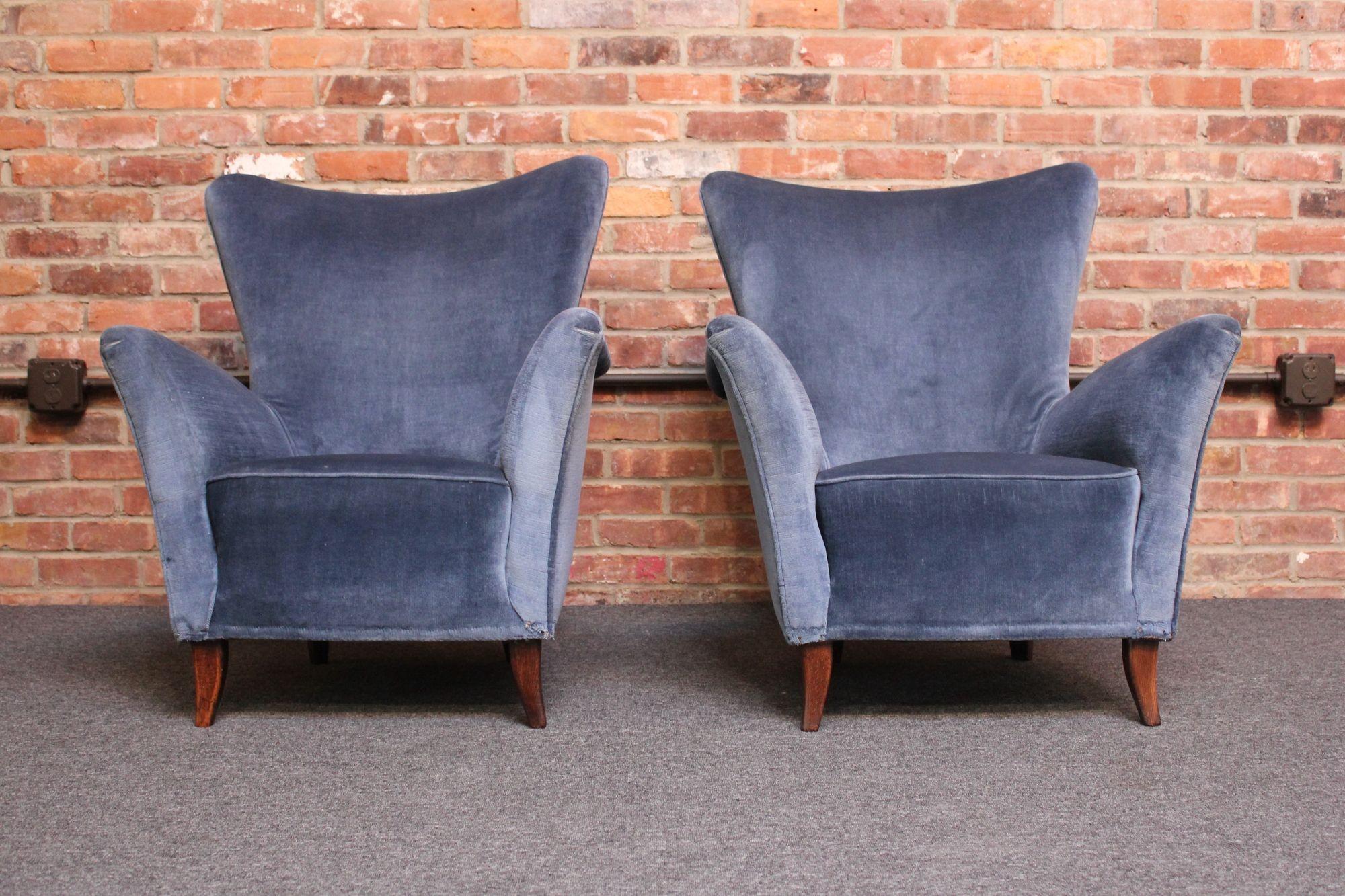 Mid-Century Modern Pair of Mid-Century Italian Modern Blue Velvet Sculptural Wingback Lounge Chairs For Sale