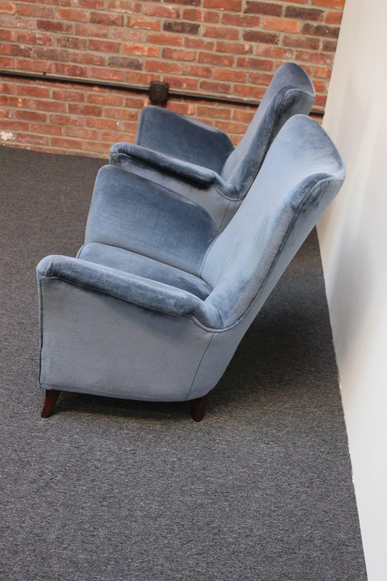 Pair of Mid-Century Italian Modern Blue Velvet Sculptural Wingback Lounge Chairs For Sale 10