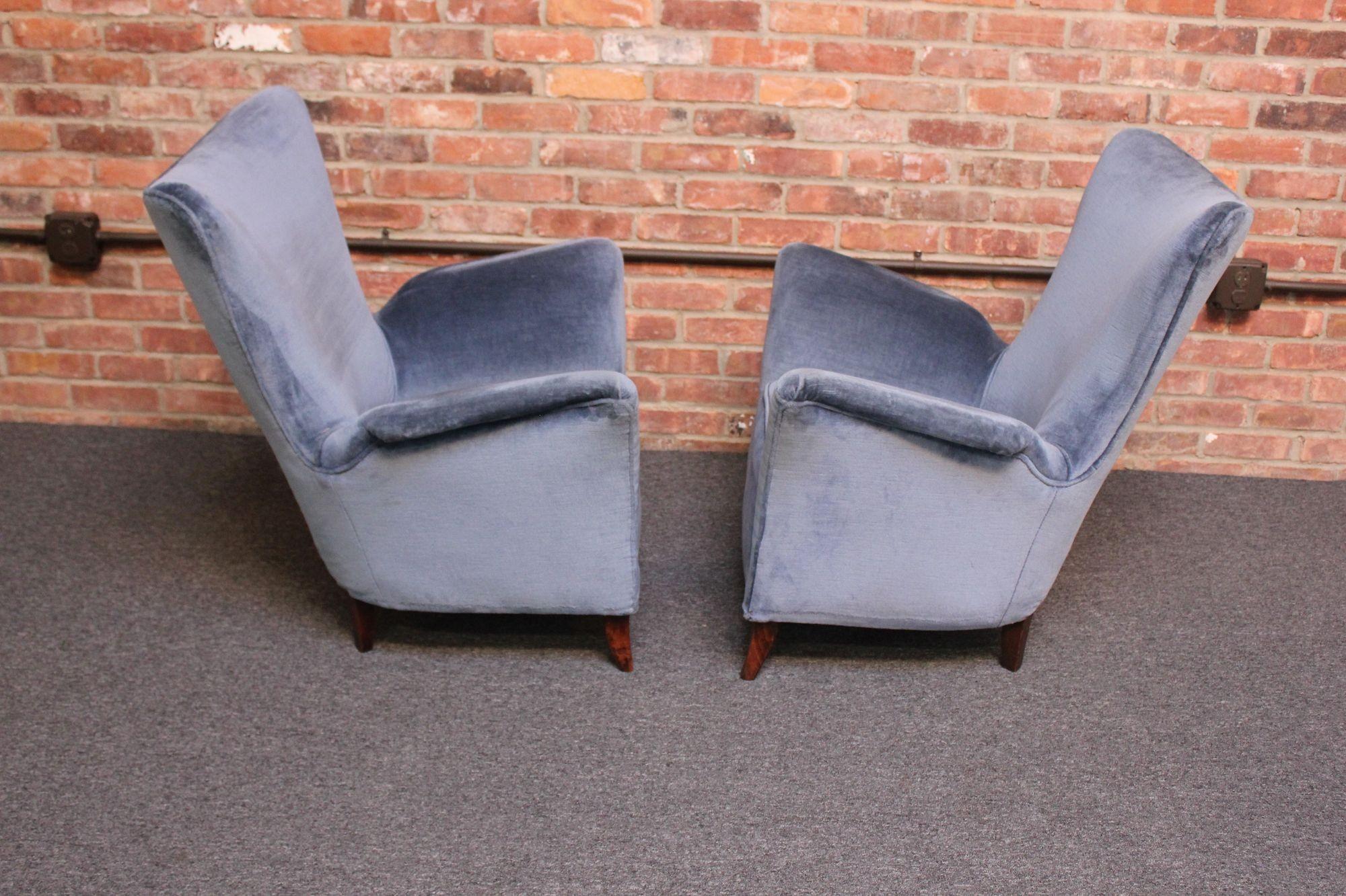 Pair of Mid-Century Italian Modern Blue Velvet Sculptural Wingback Lounge Chairs In Fair Condition For Sale In Brooklyn, NY