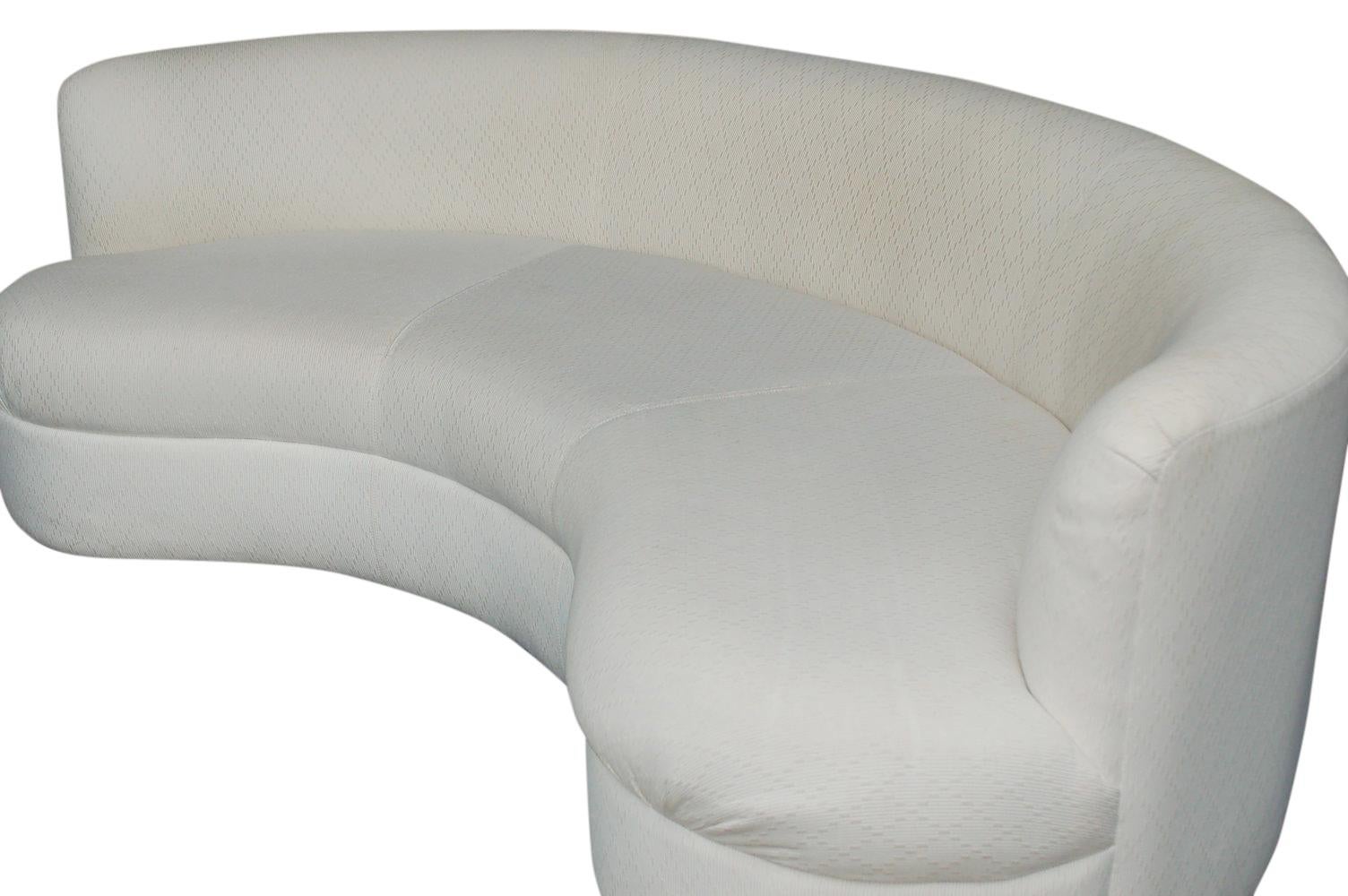 Late 20th Century Pair of Midcentury Italian Modern Curved Kidney Bean Cloud Sofa Set in White