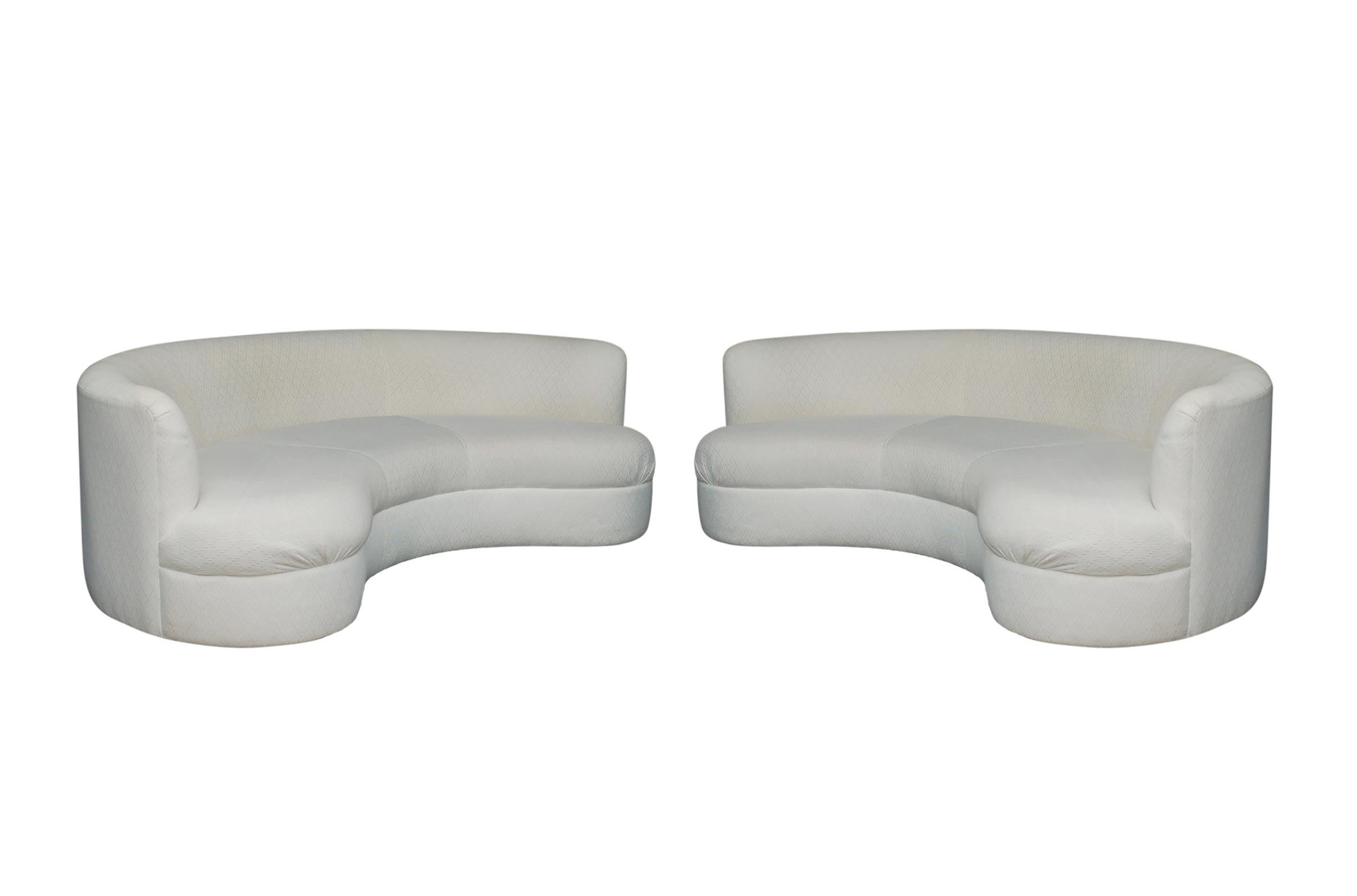 Fabric Pair of Midcentury Italian Modern Curved Kidney Bean Cloud Sofa Set in White