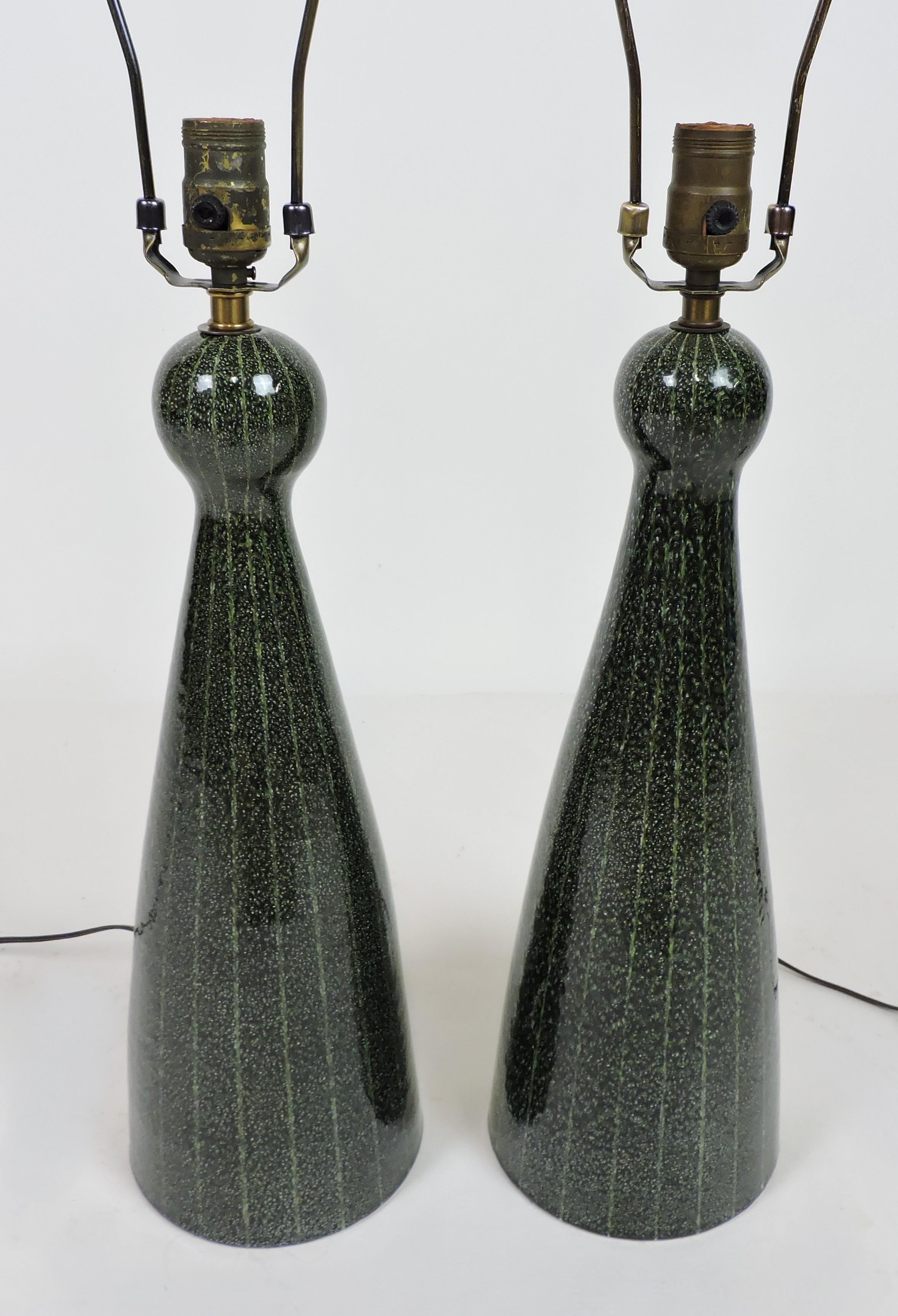 Glazed Pair of Mid-Century Italian Modern Dark Green Ceramic Table Lamps Bitossi Style