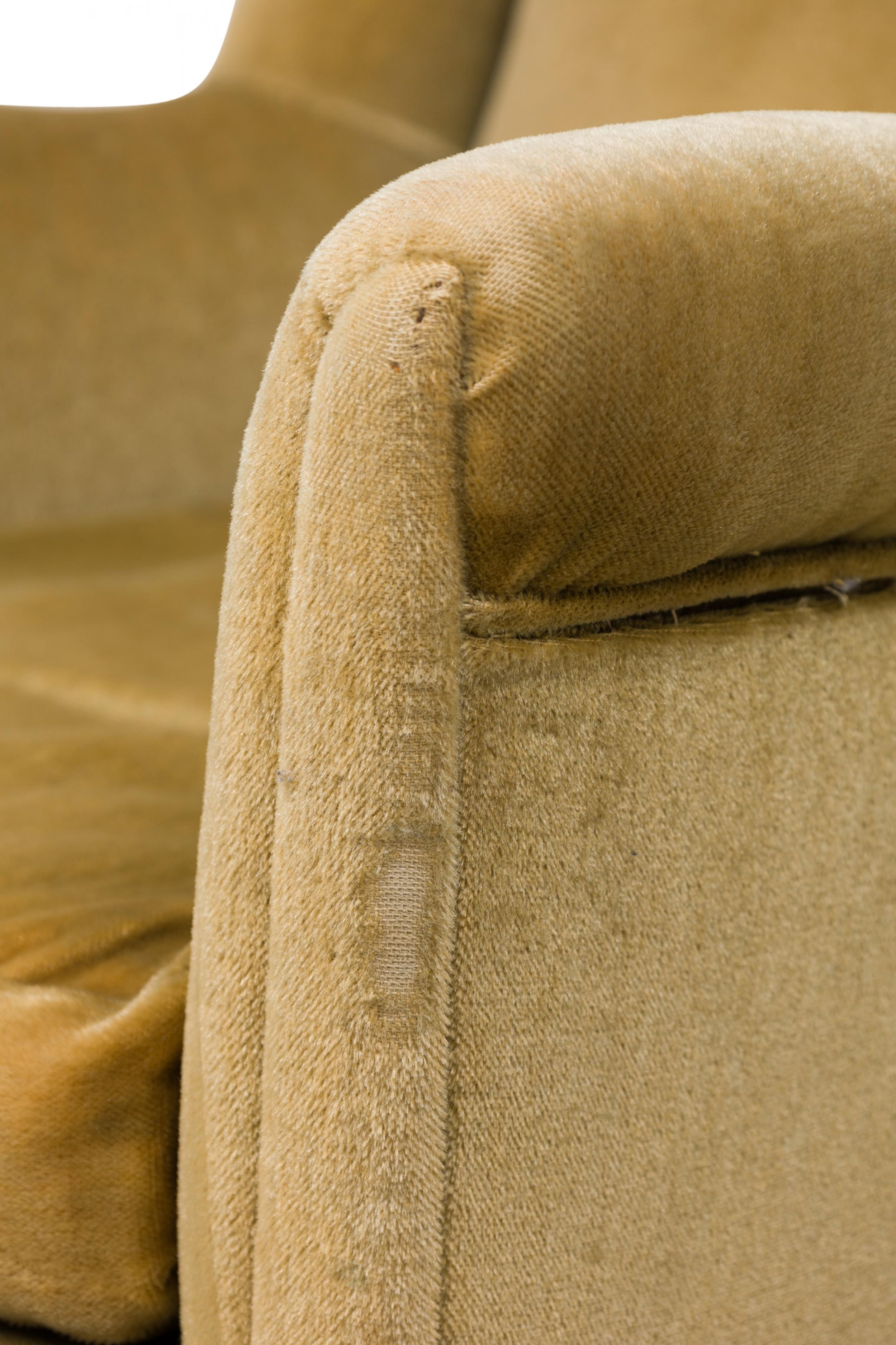 Pair of Midcentury Italian Modern Gold Velvet Upholstered Lounge / Armchairs For Sale 6