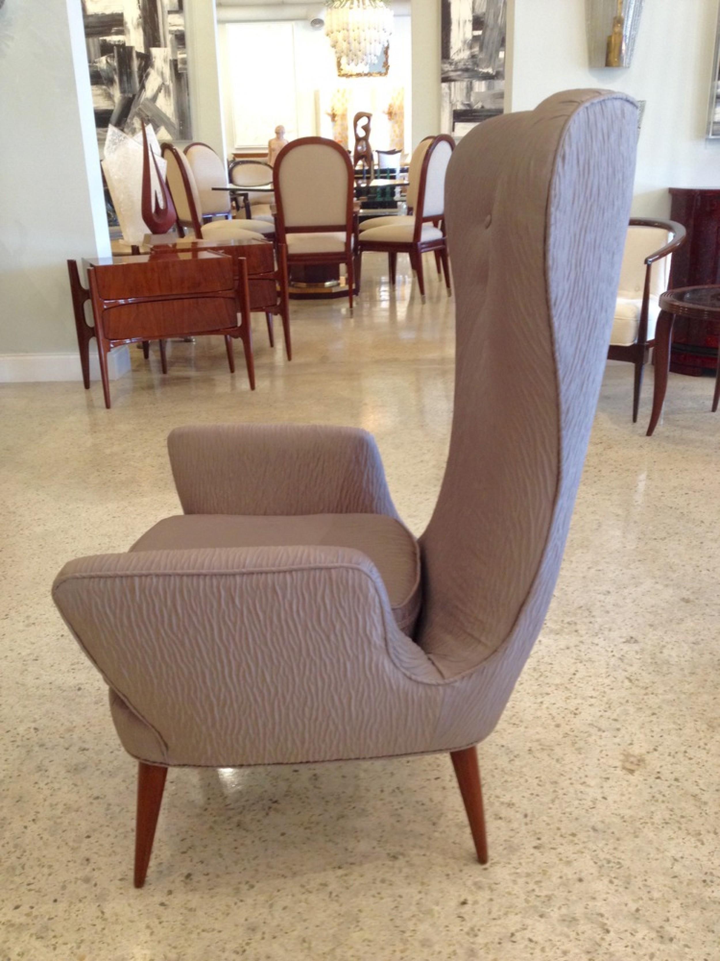Pair of Mid-Century Italian Modern High Back Gray Upholstered Armchairs In Good Condition For Sale In New York, NY