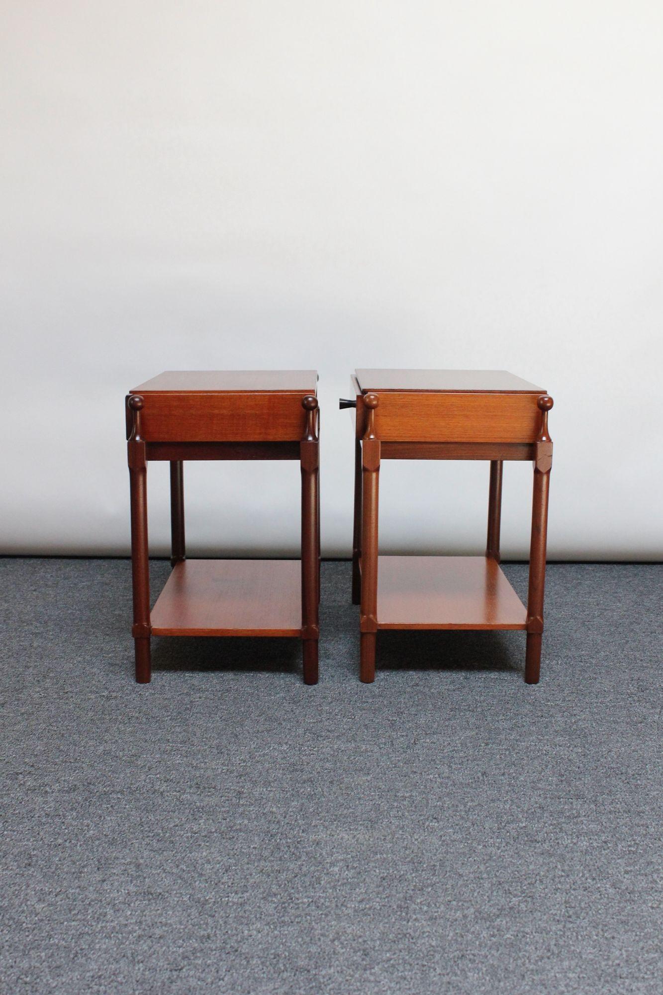 Mid-20th Century Pair of Mid-Century Italian Modern Teak Nightstands by Fratelli Proserpio 