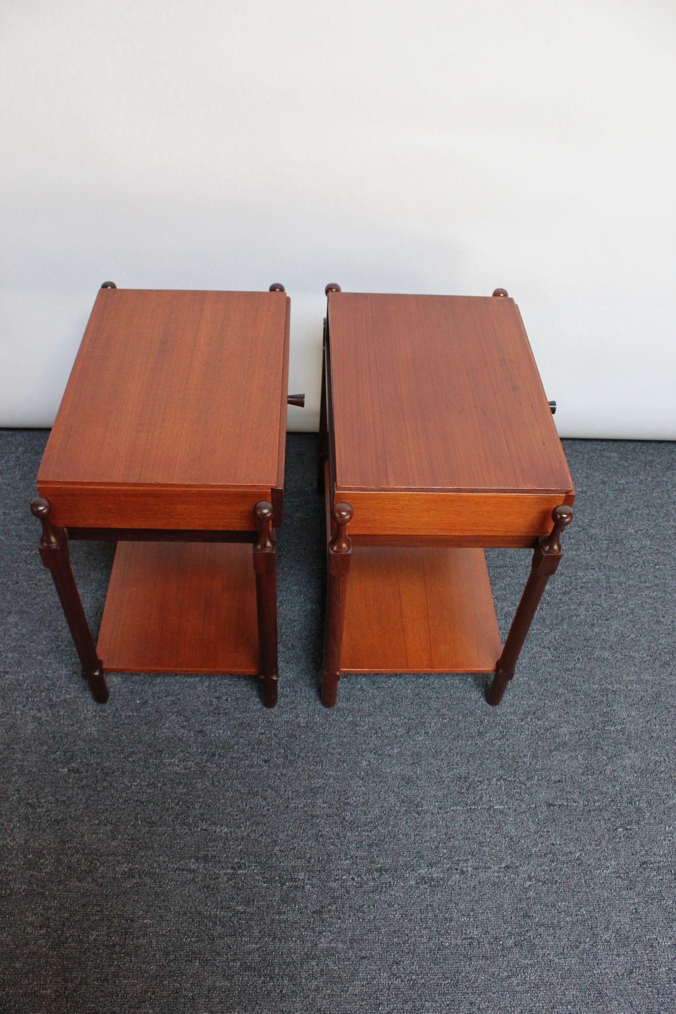 Rosewood Pair of Mid-Century Italian Modern Teak Nightstands by Fratelli Proserpio 